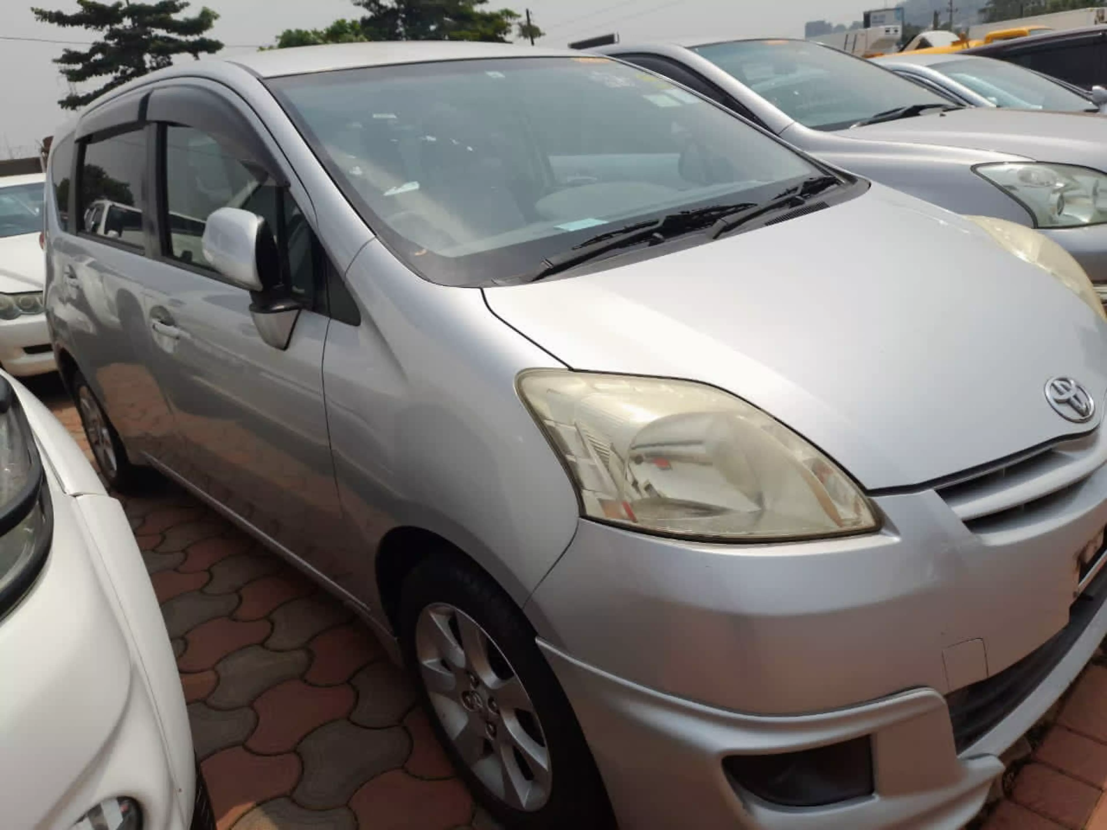 Toyota Passo Sette - 2008