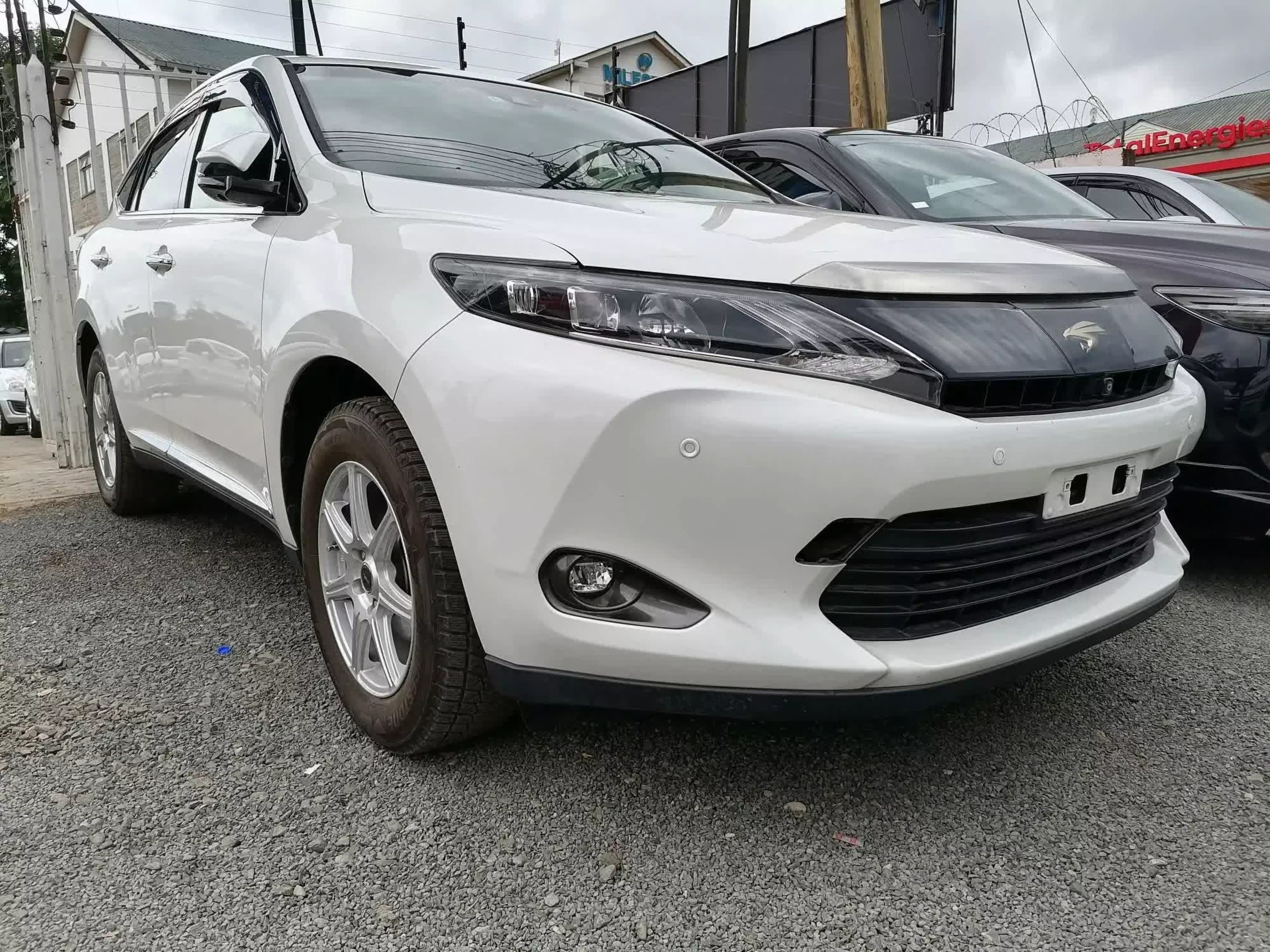 Toyota Harrier - 2016