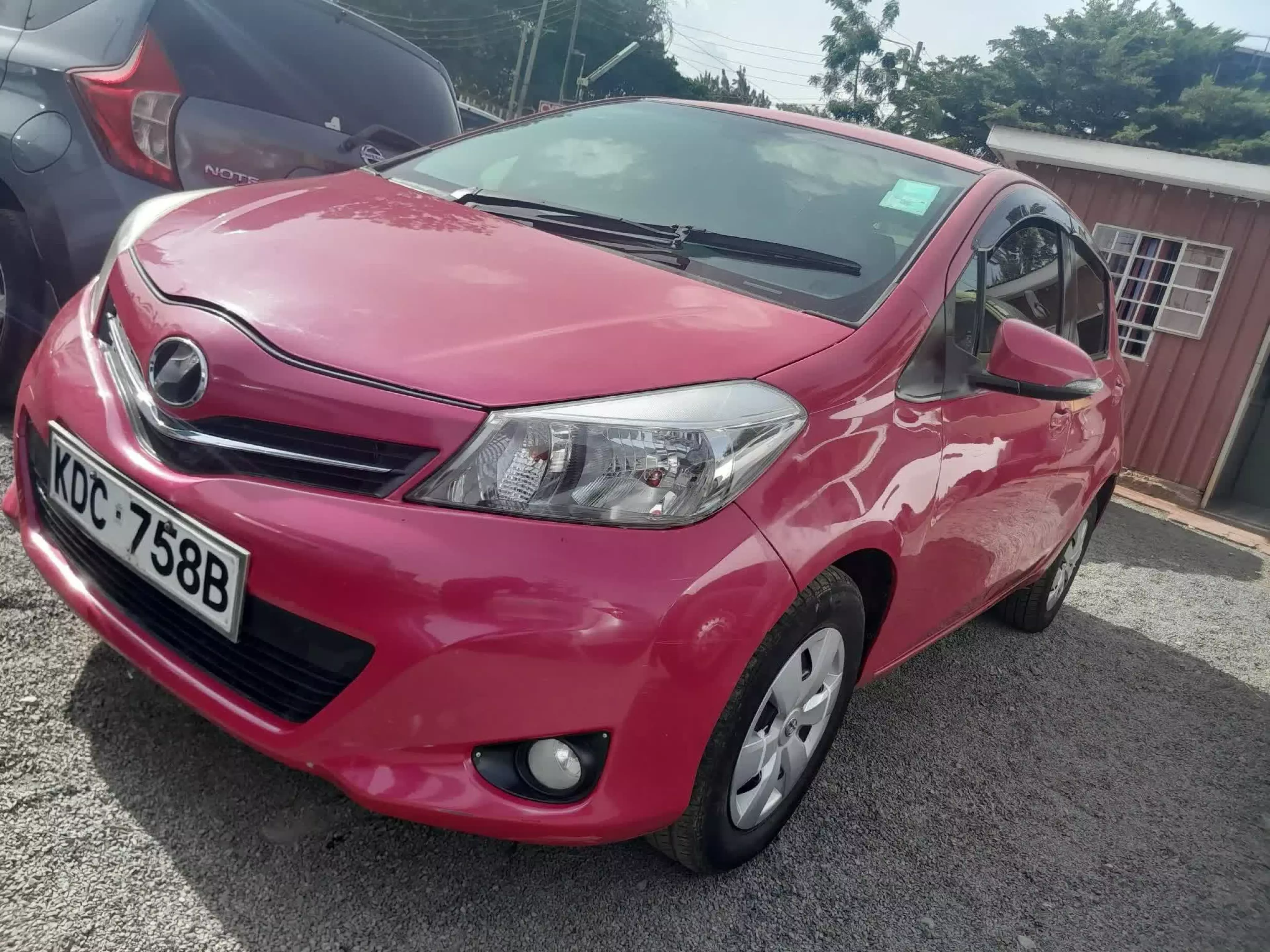 Toyota Vitz Jewela - 2013
