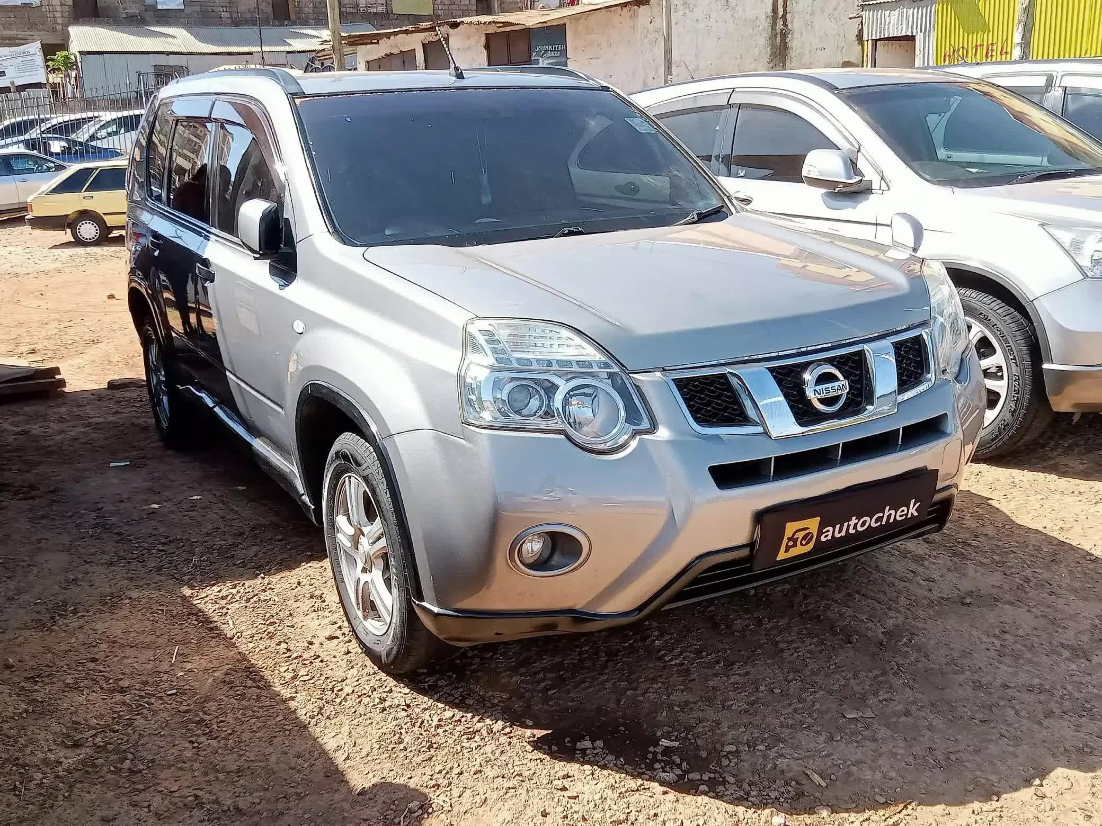 Nissan X-Trail - 2012