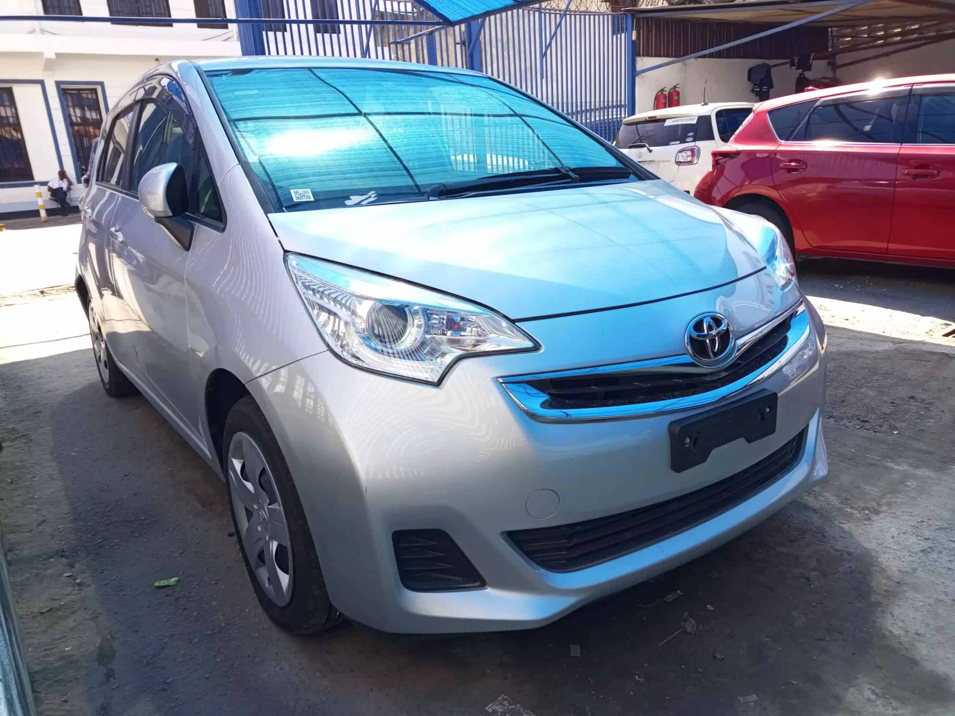 Toyota Ractis - 2016