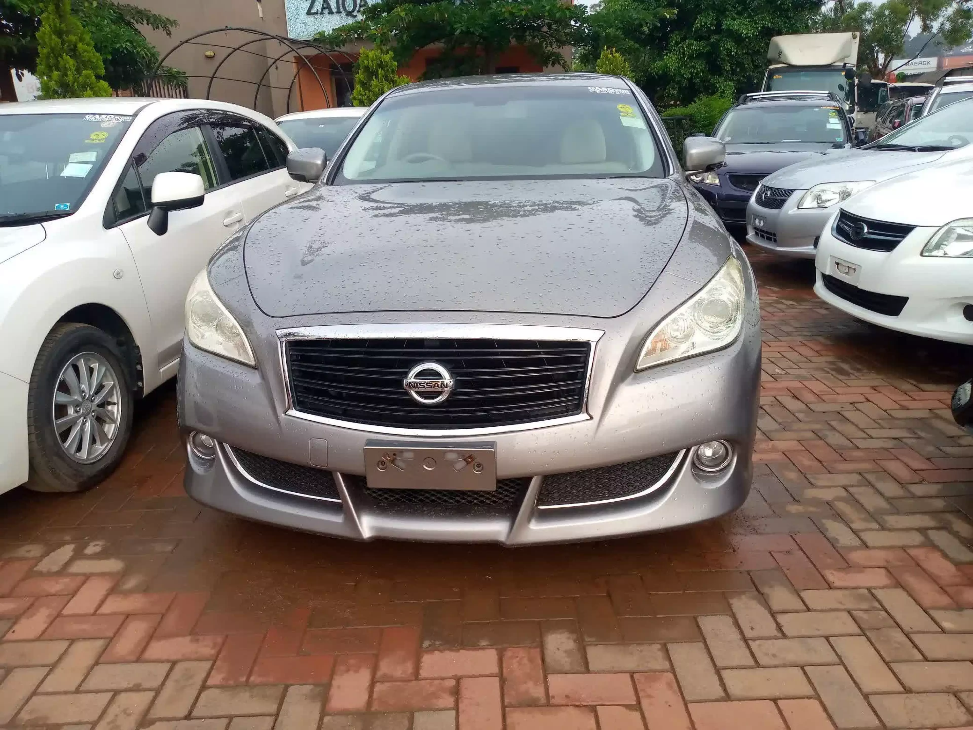 Nissan Fuga  - 2010