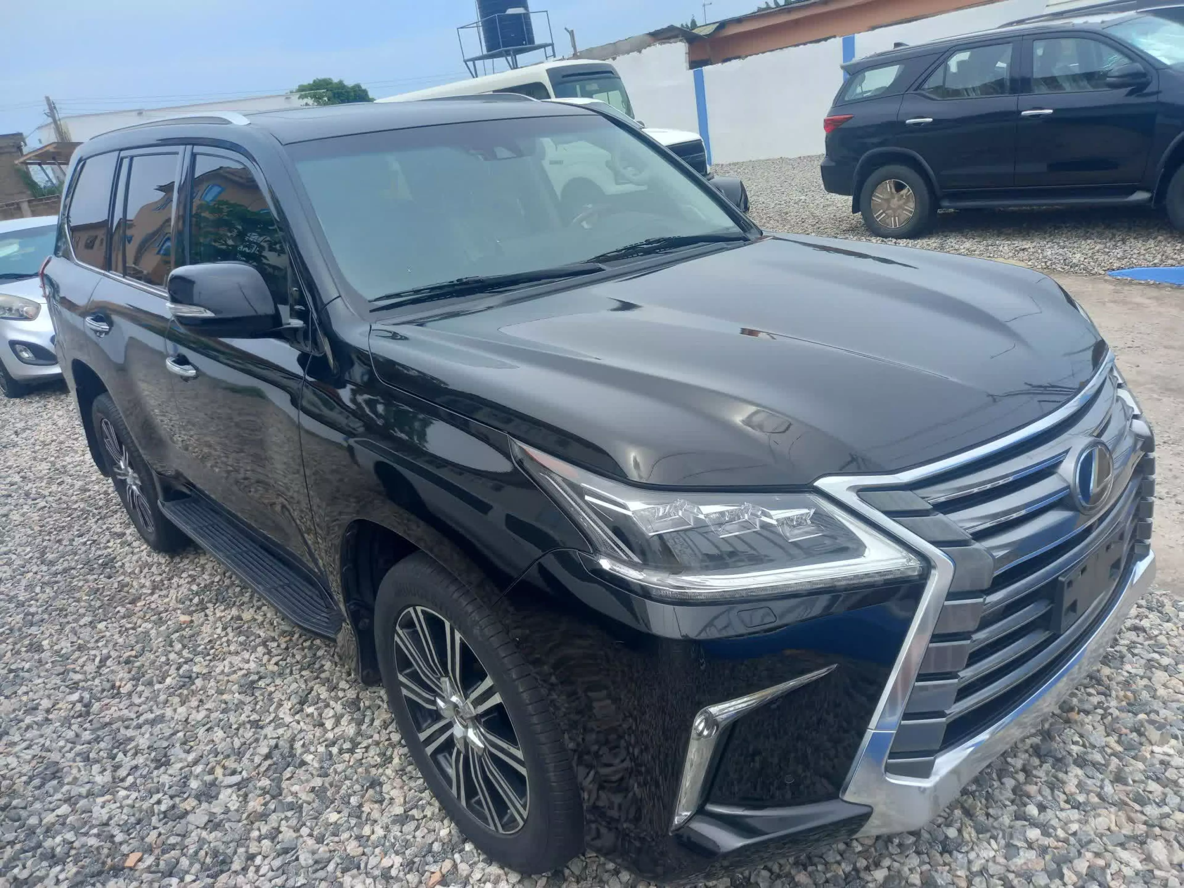 Lexus LX 570   - 2018