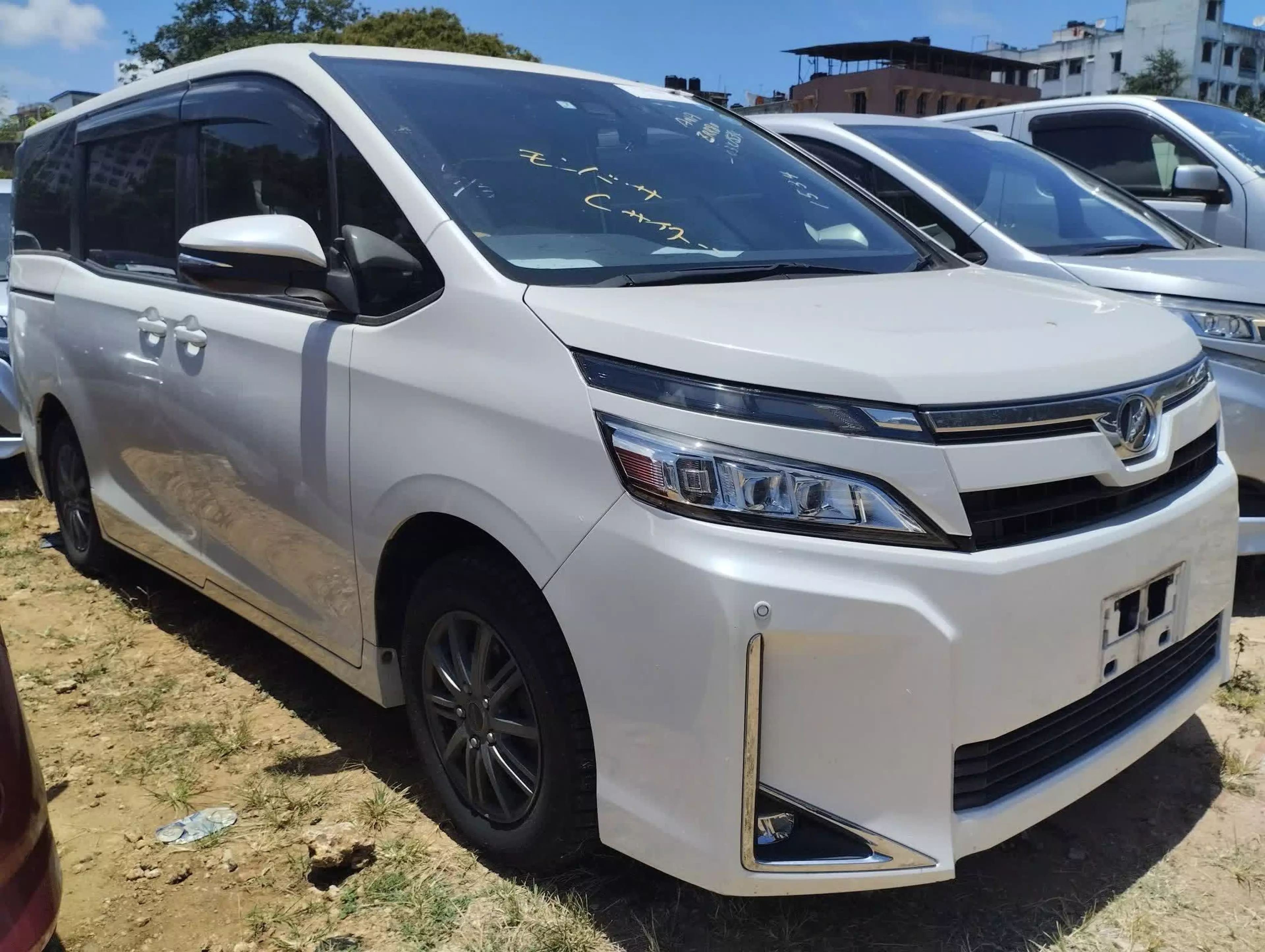Toyota Voxy  - 2016