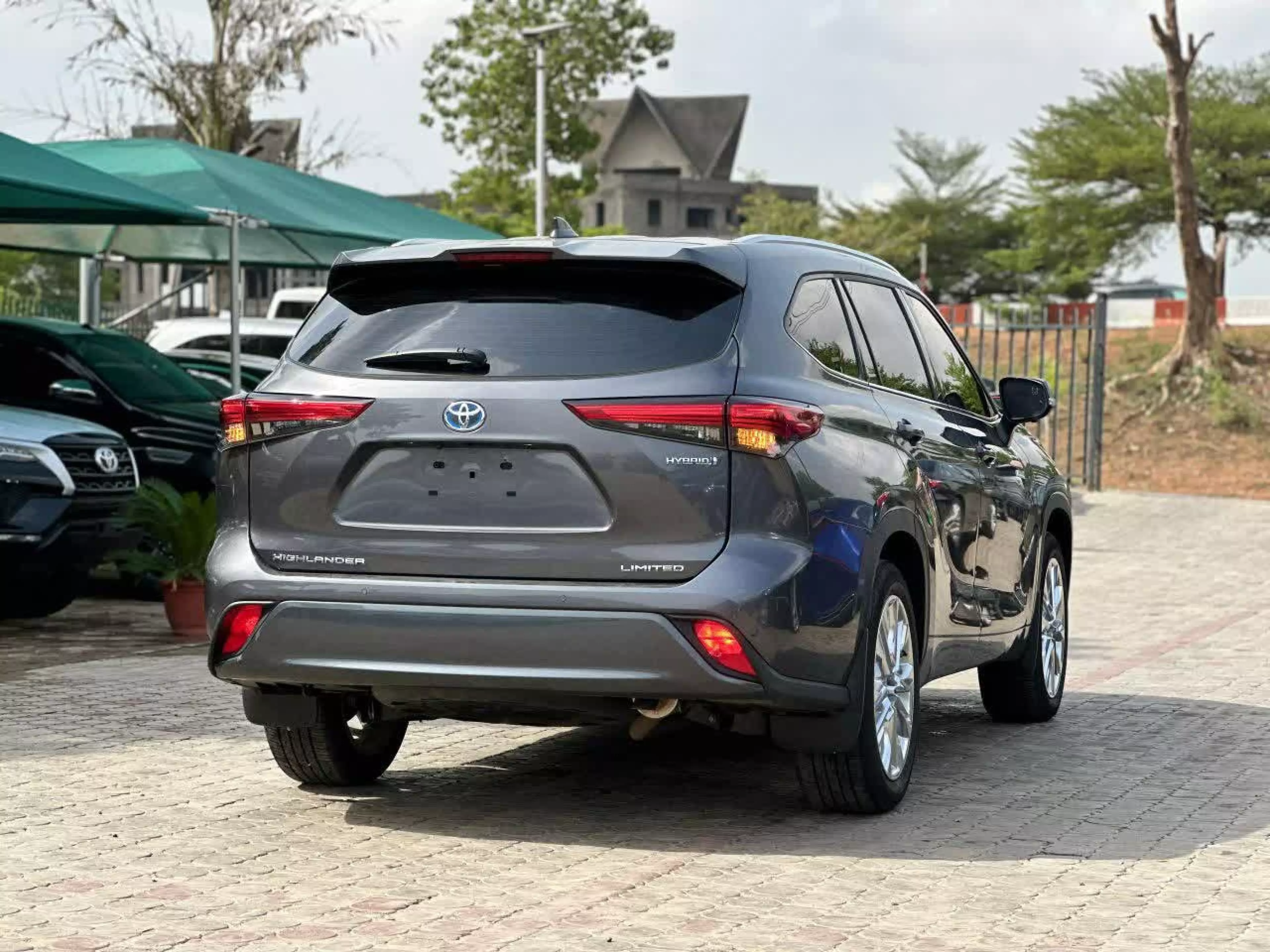 Toyota Highlander   - 2023
