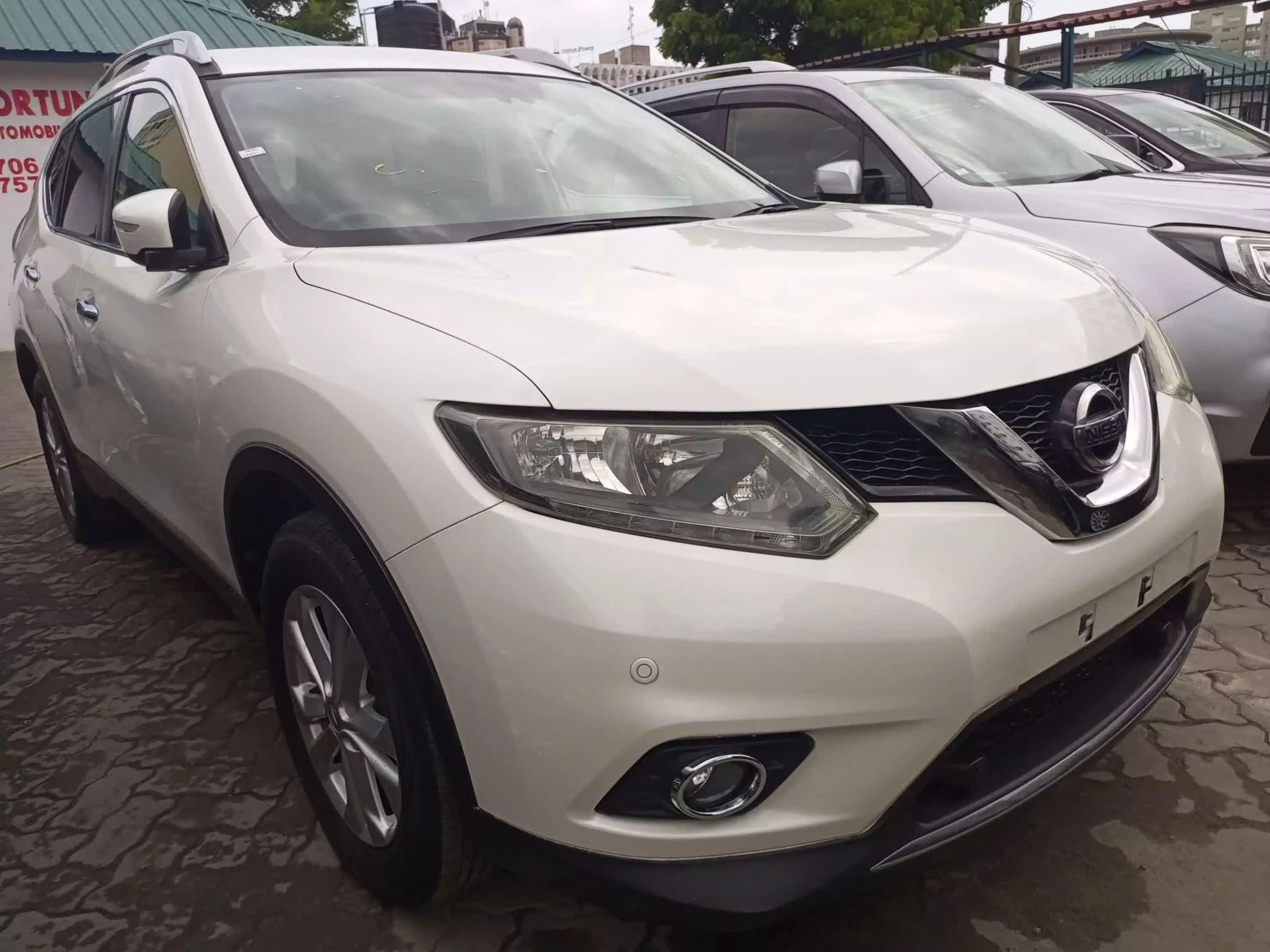 Nissan X-TRAIL - 2015