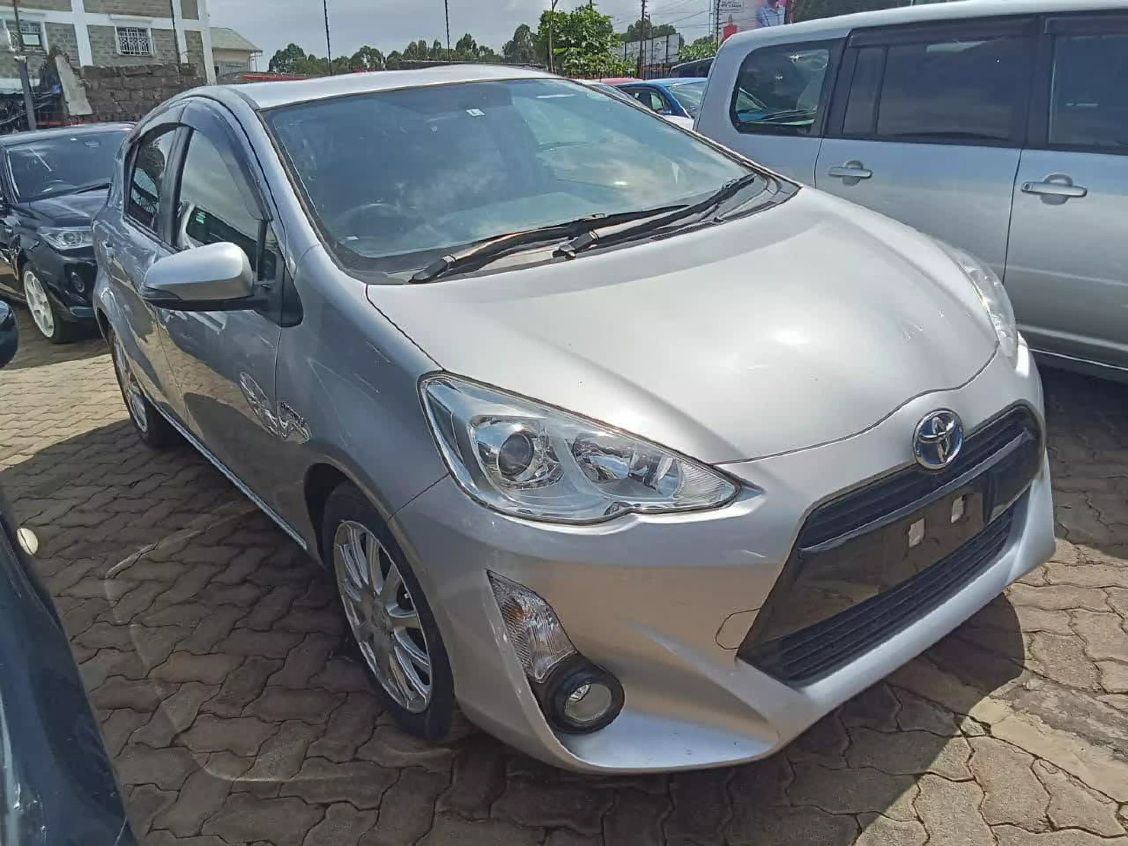 Toyota Aqua - 2016