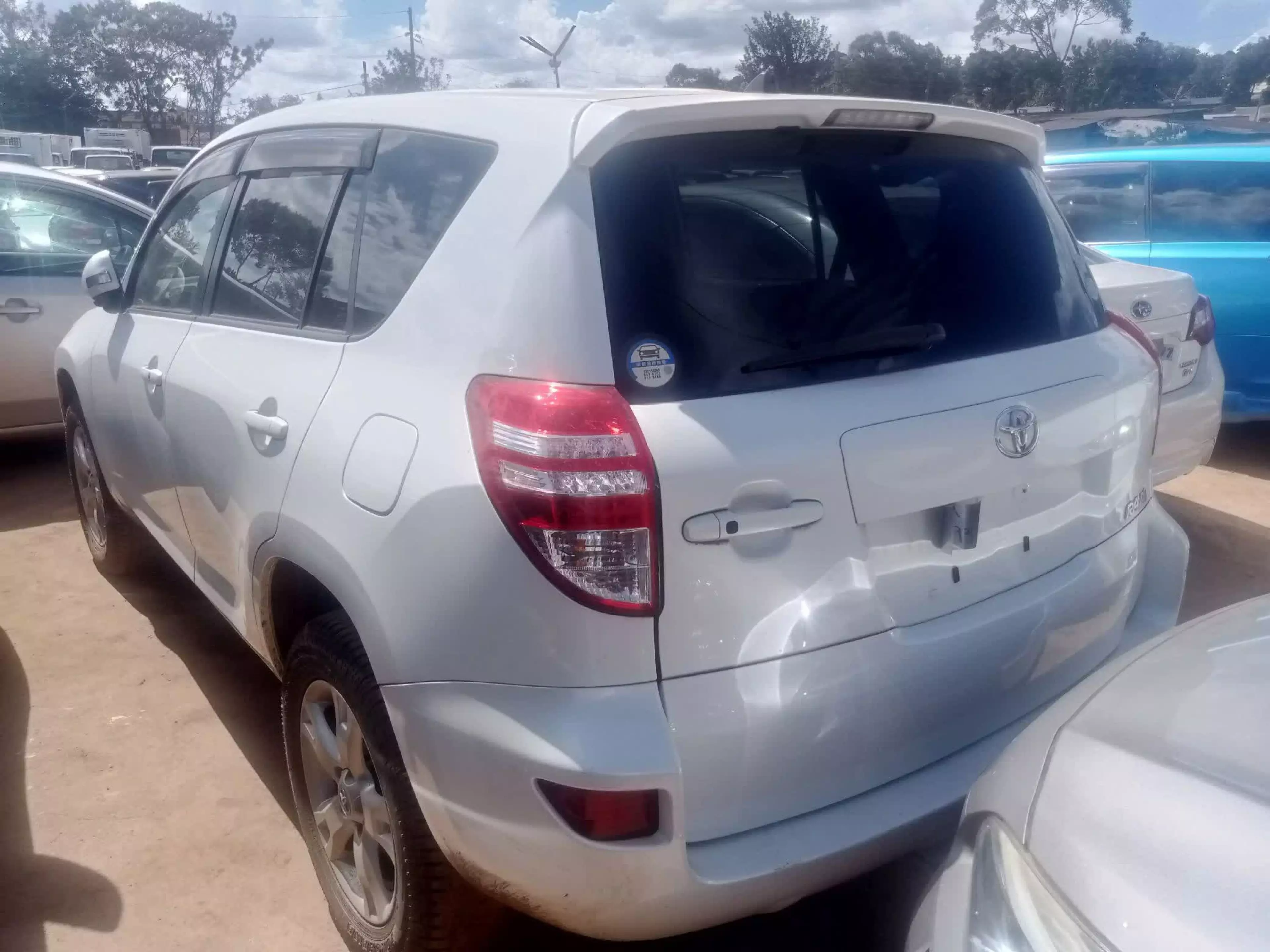 Toyota RAV 4   - 2010