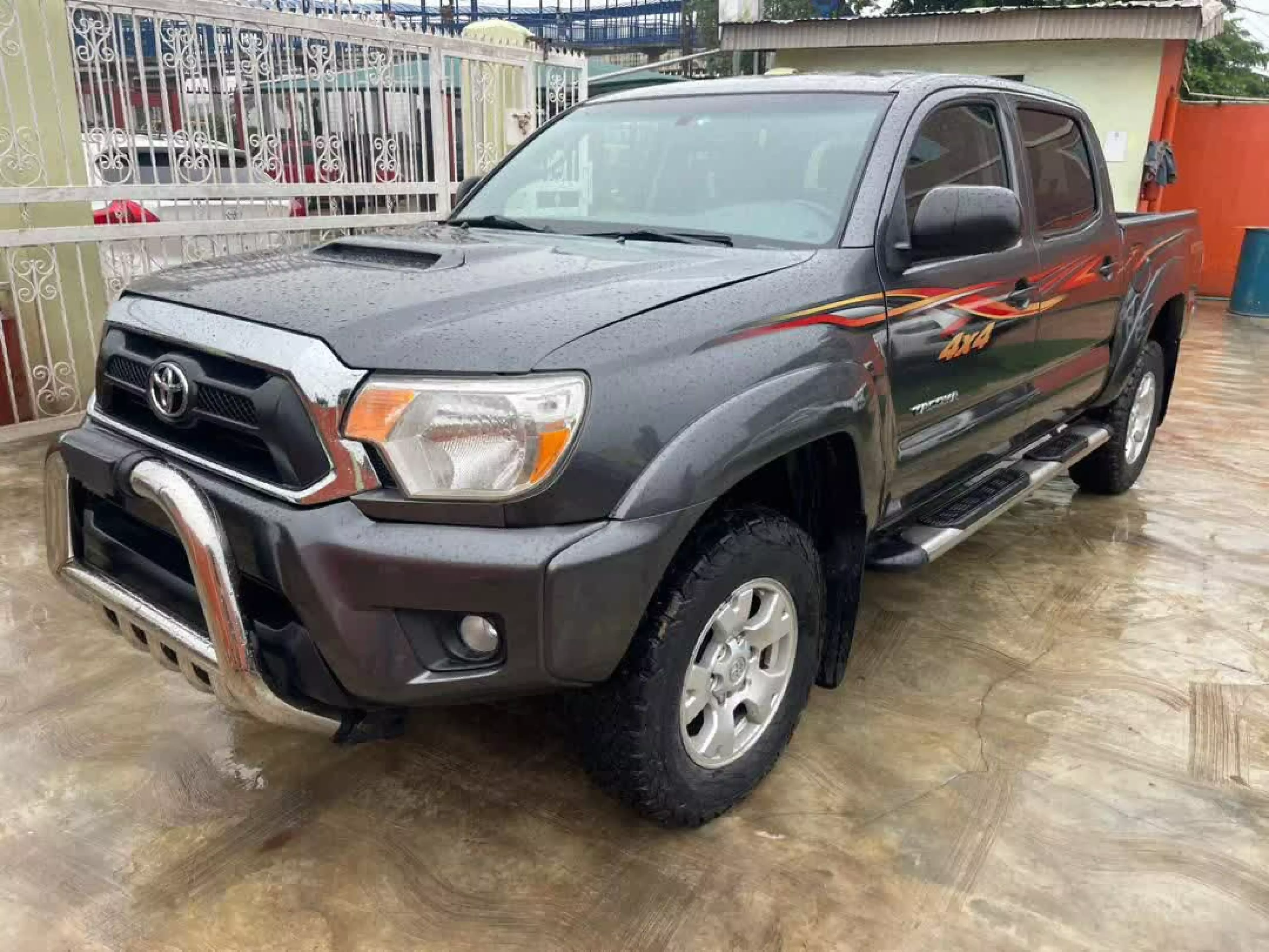 Toyota Tacoma - 2013