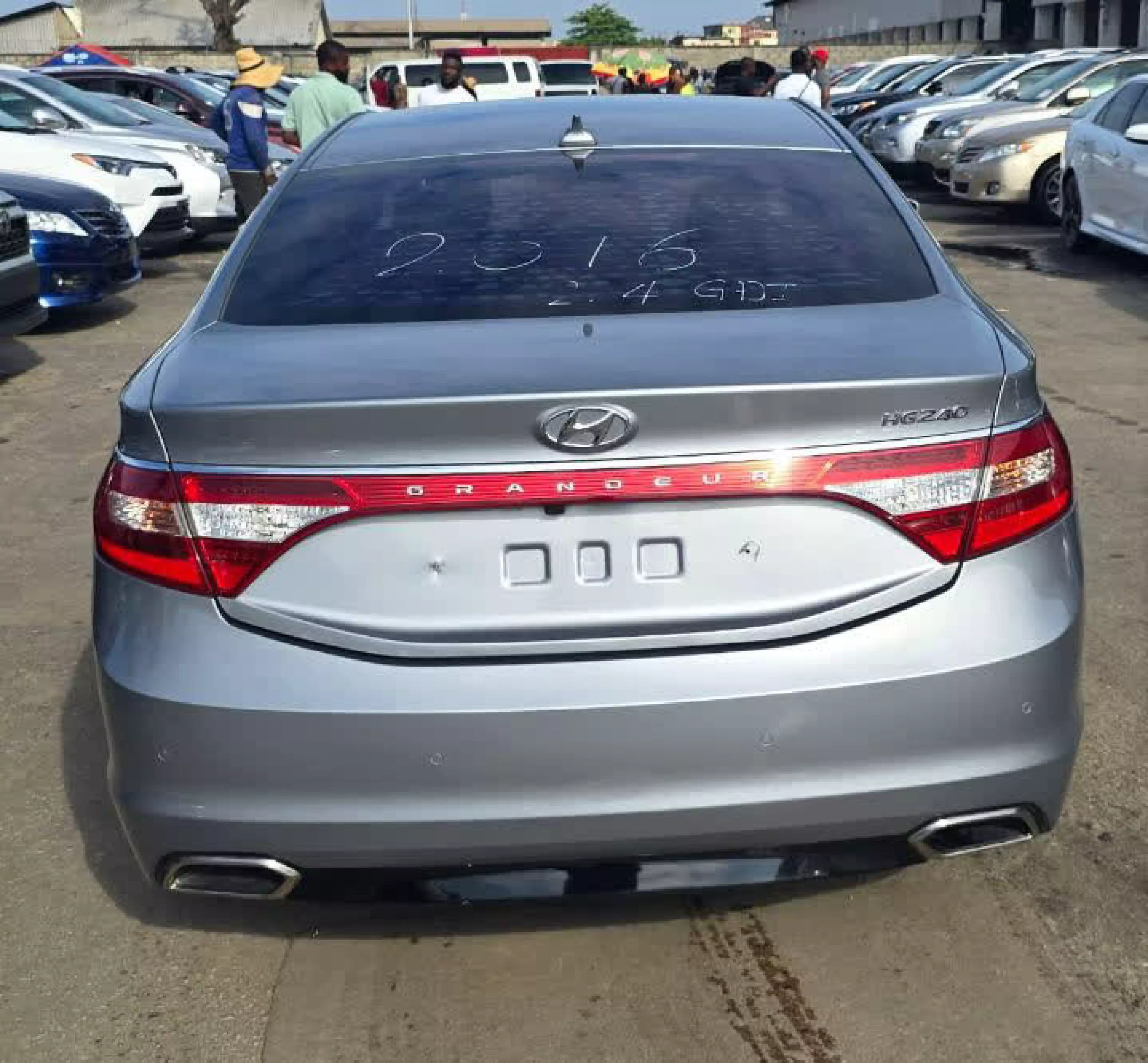 Hyundai Grandeur   - 2016