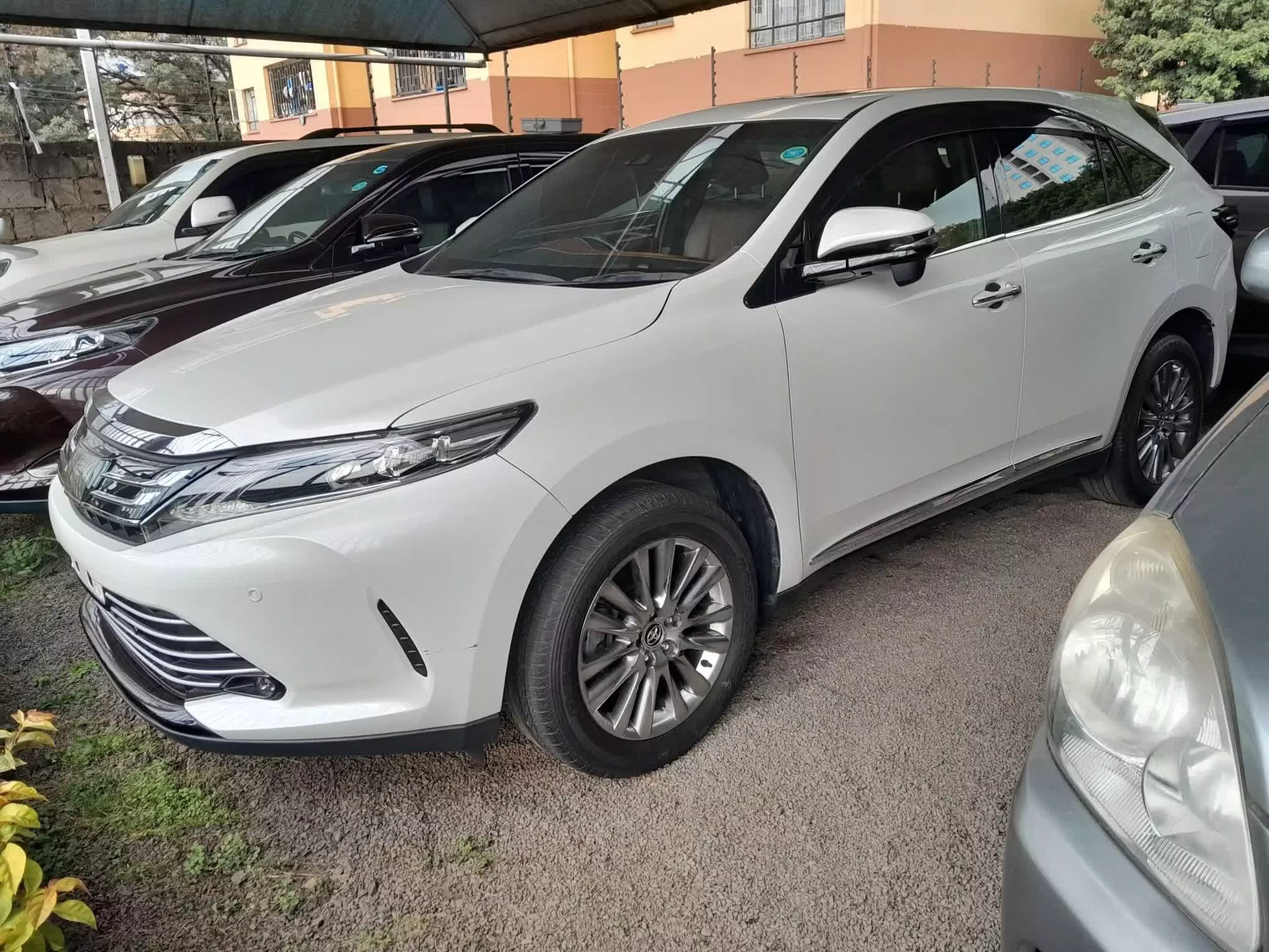Toyota Harrier - 2017