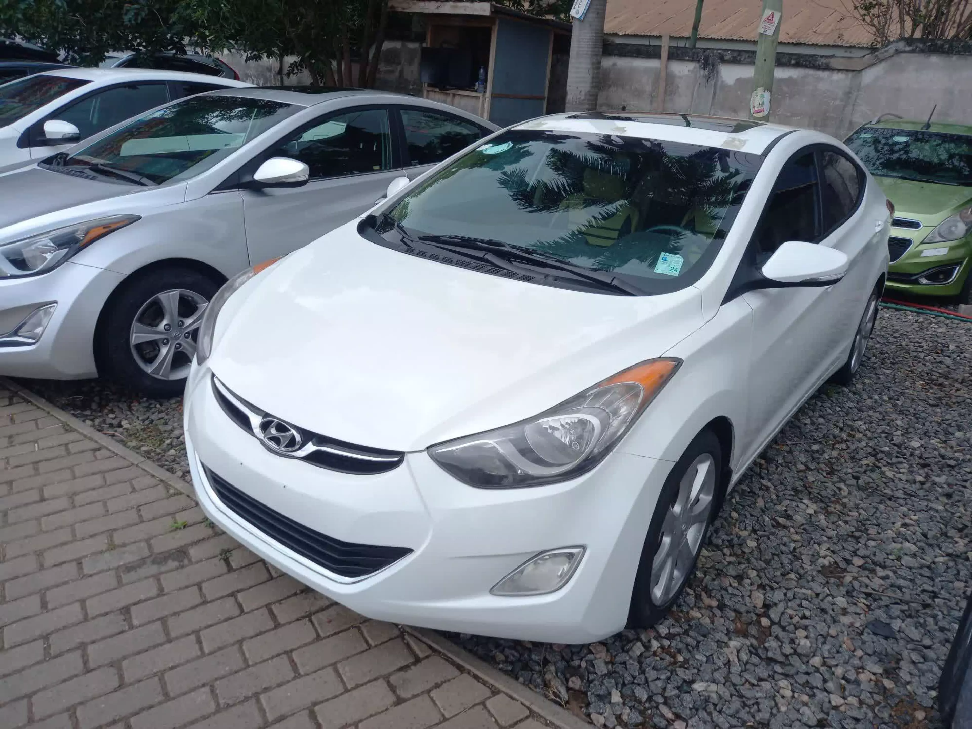 Hyundai Elantra - 2013
