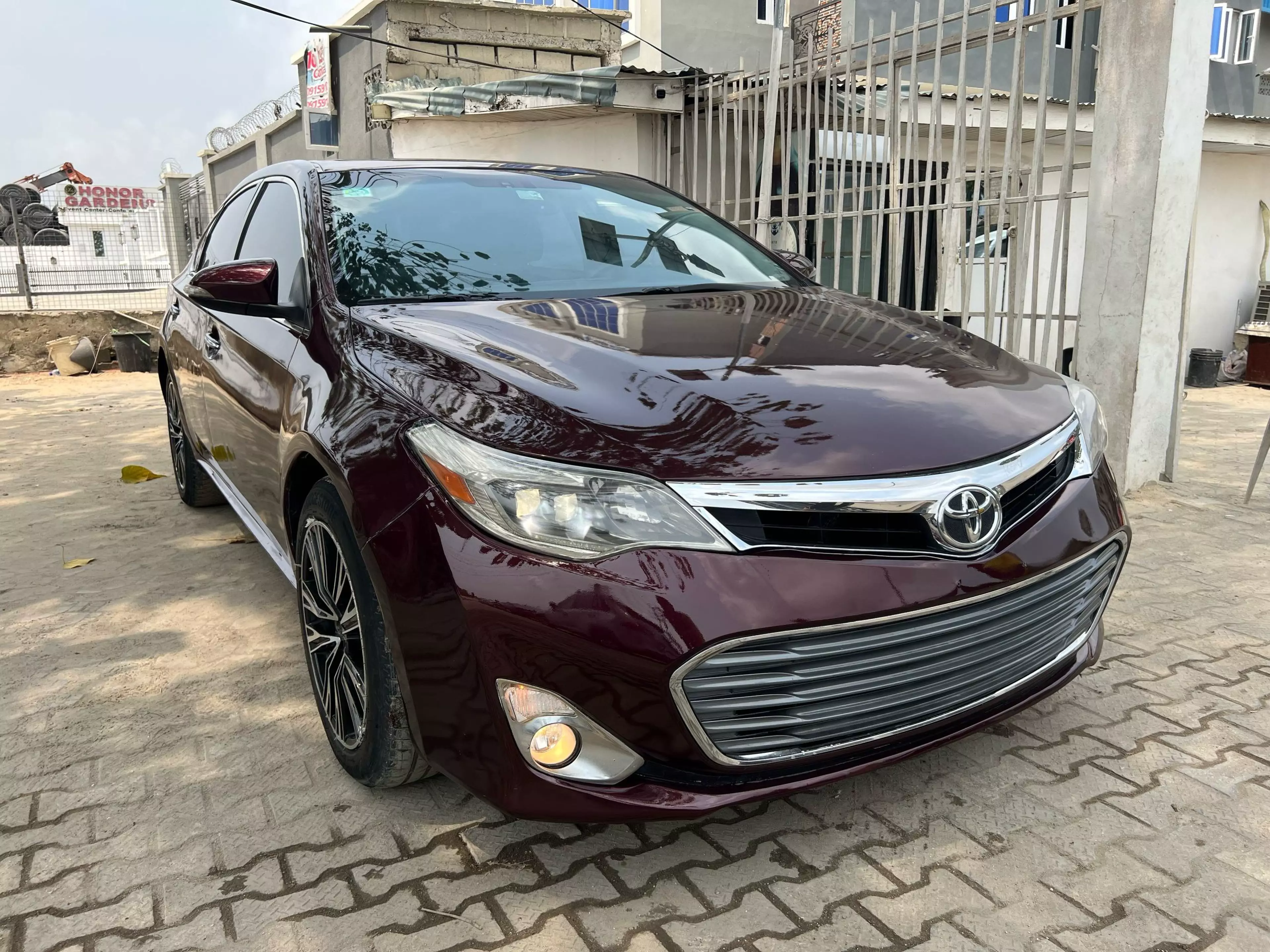 Toyota Avalon   - 2013