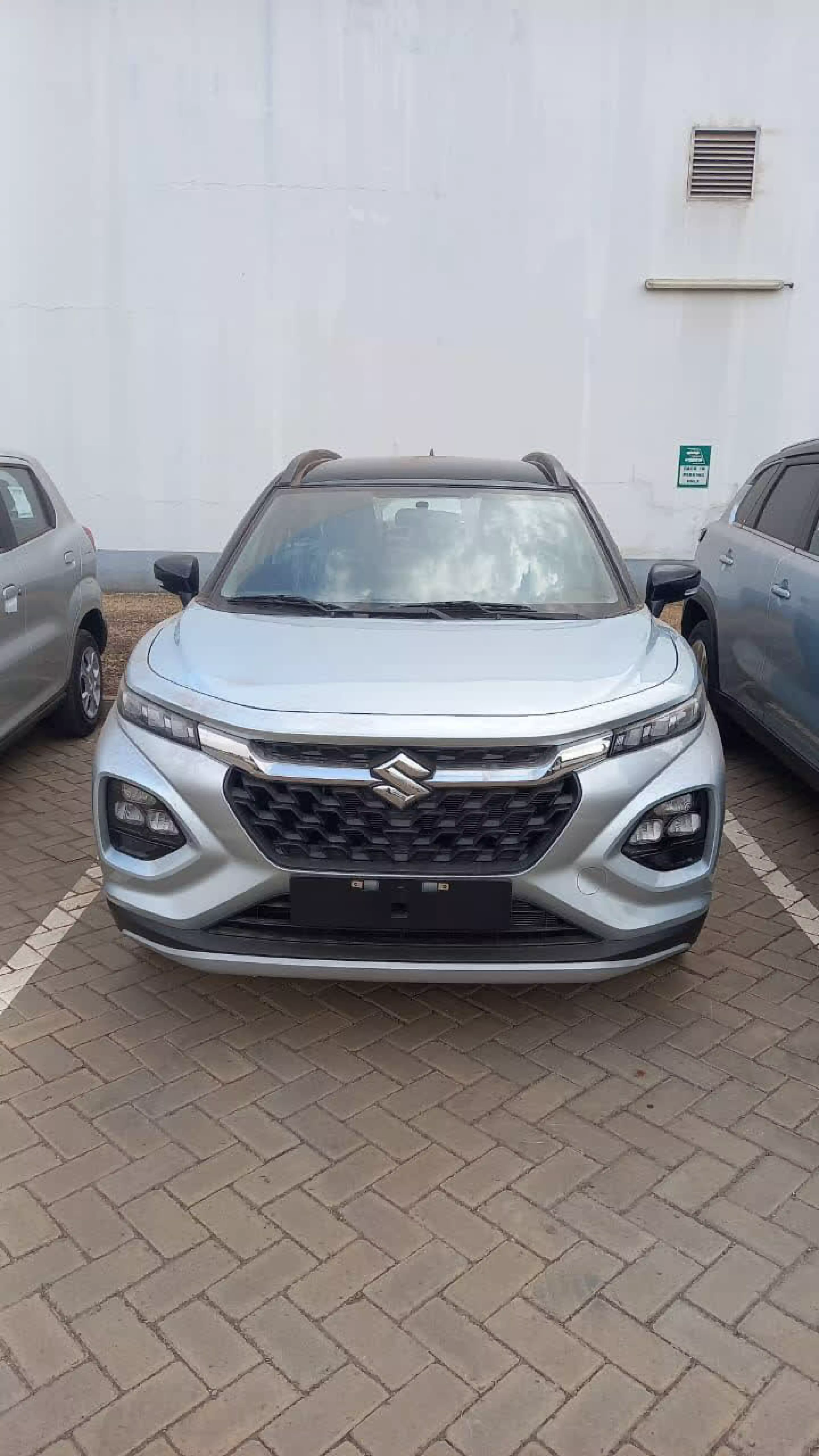 SUZUKI FRONX SUV - 2025