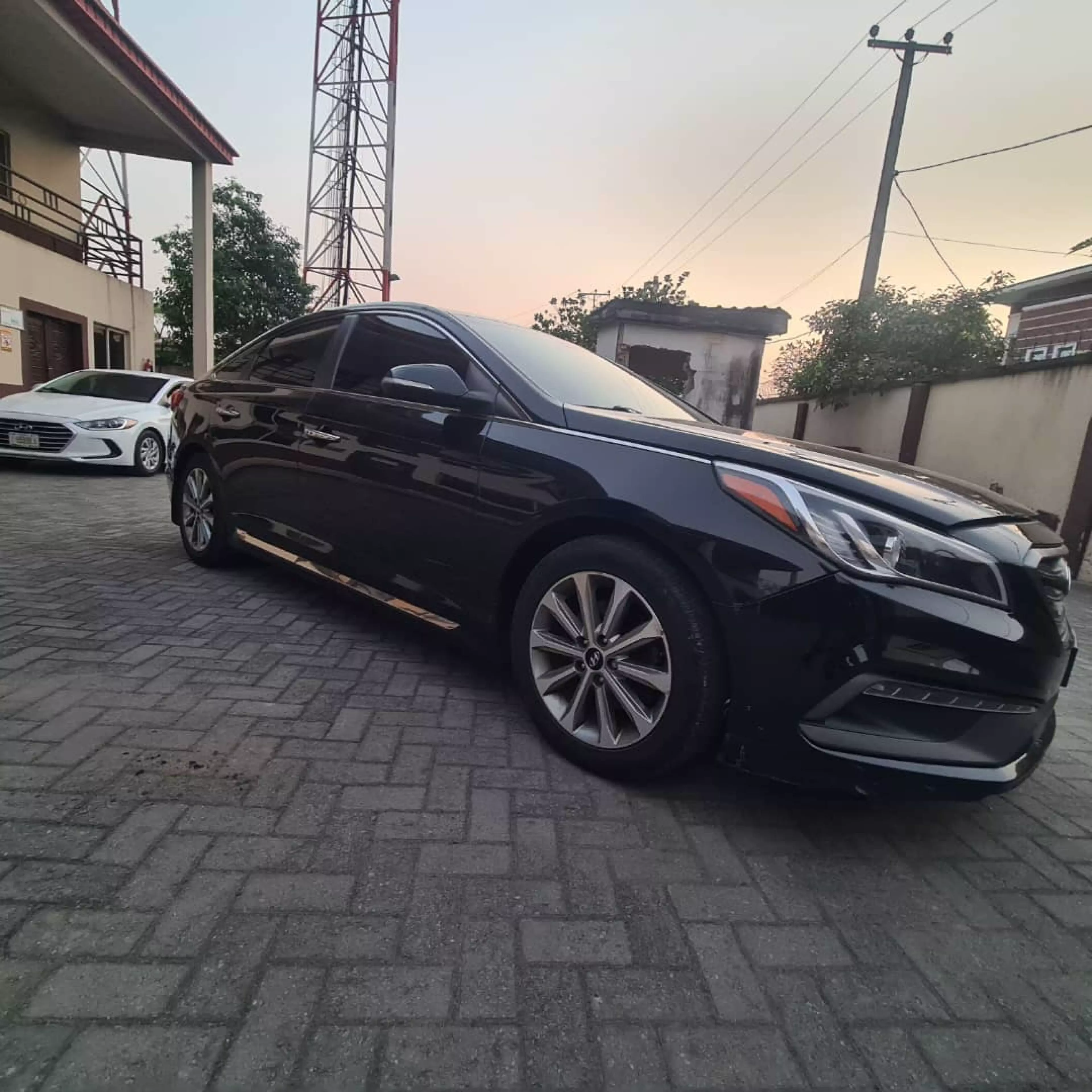 Hyundai Sonata   - 2016