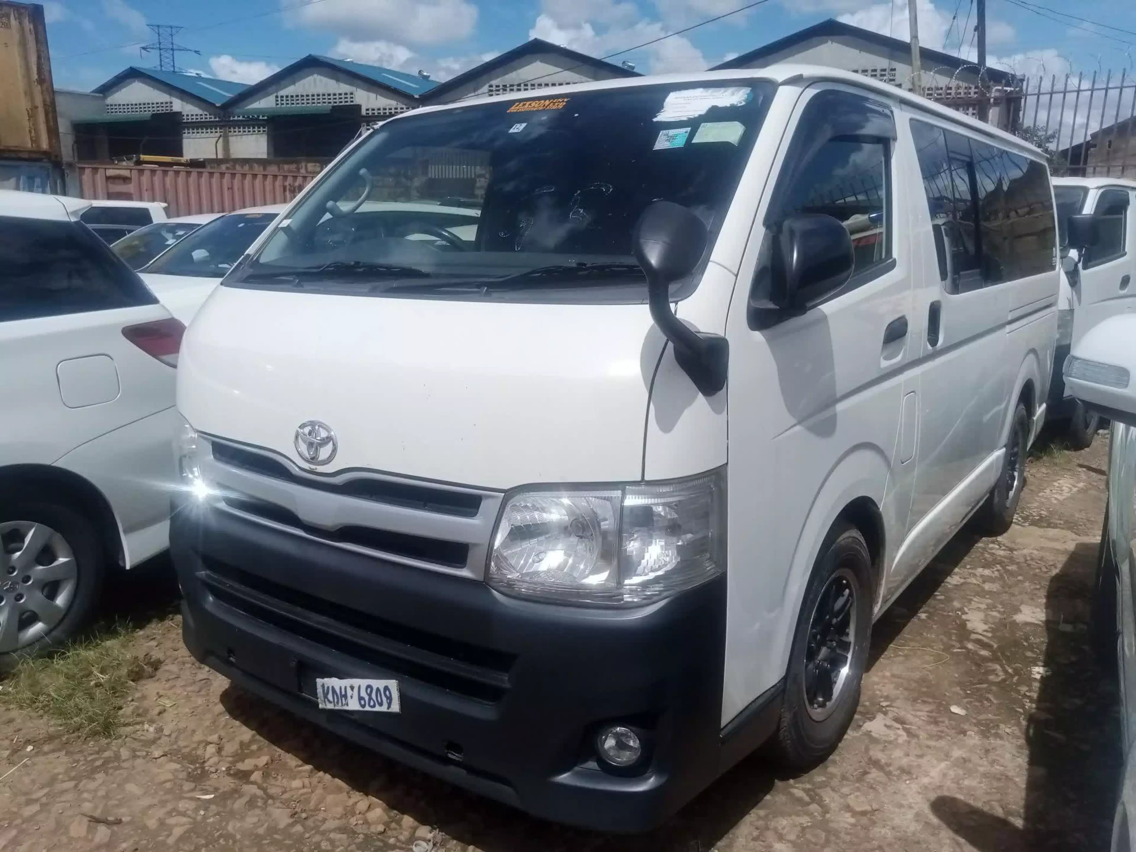 Toyota Hiace - 2011