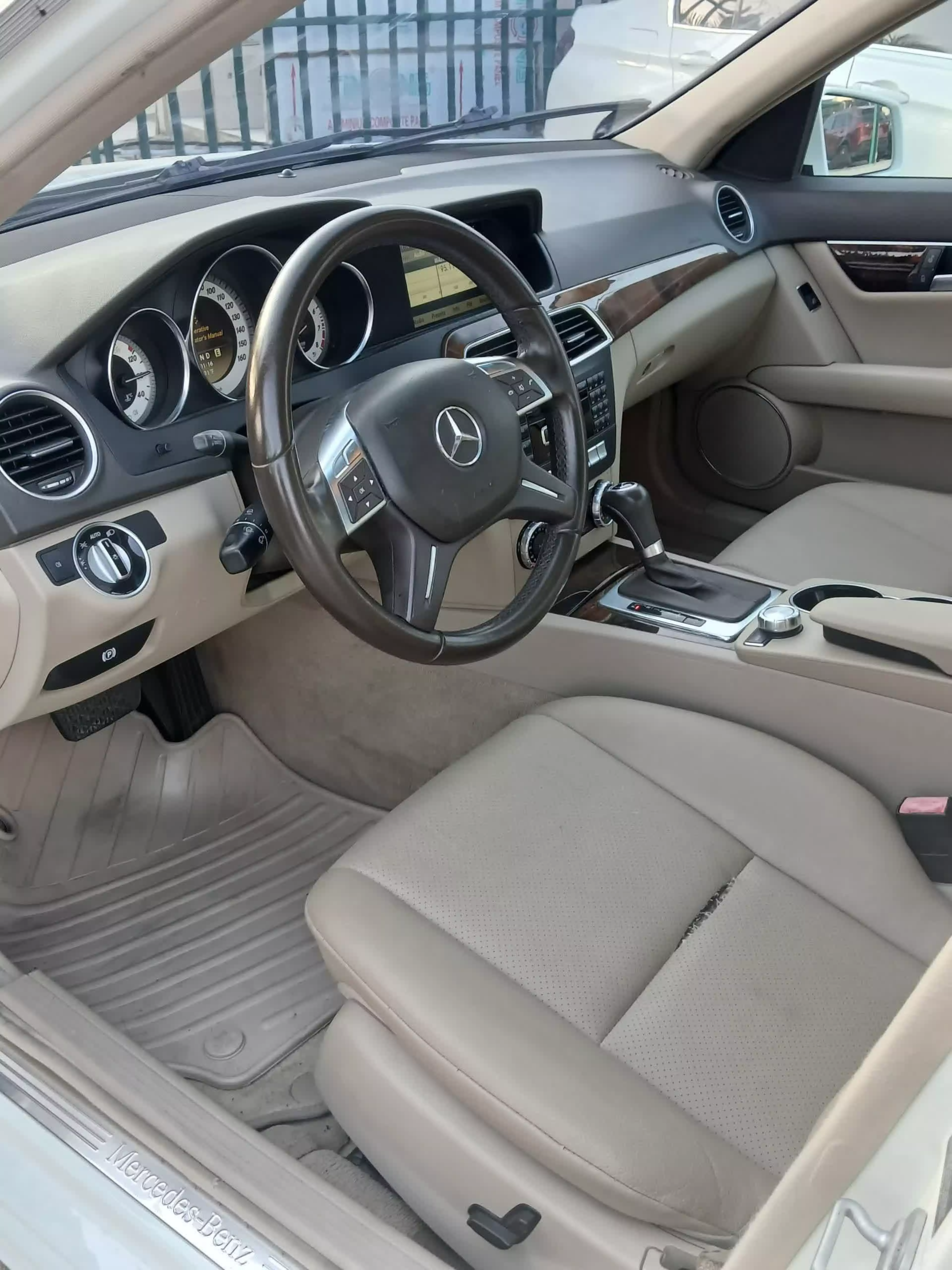 Mercedes-Benz C 300   - 2012
