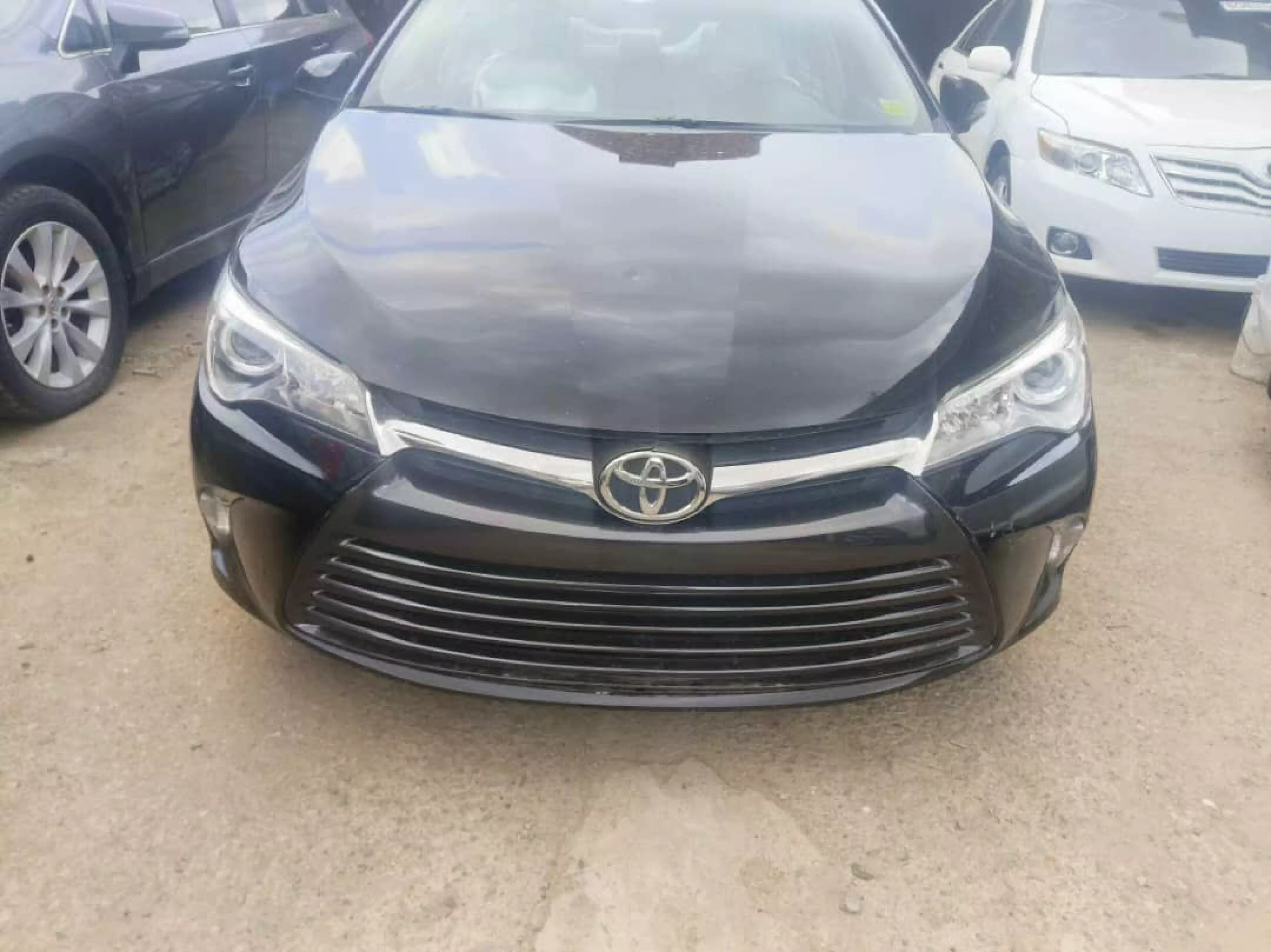 Toyota Camry - 2016