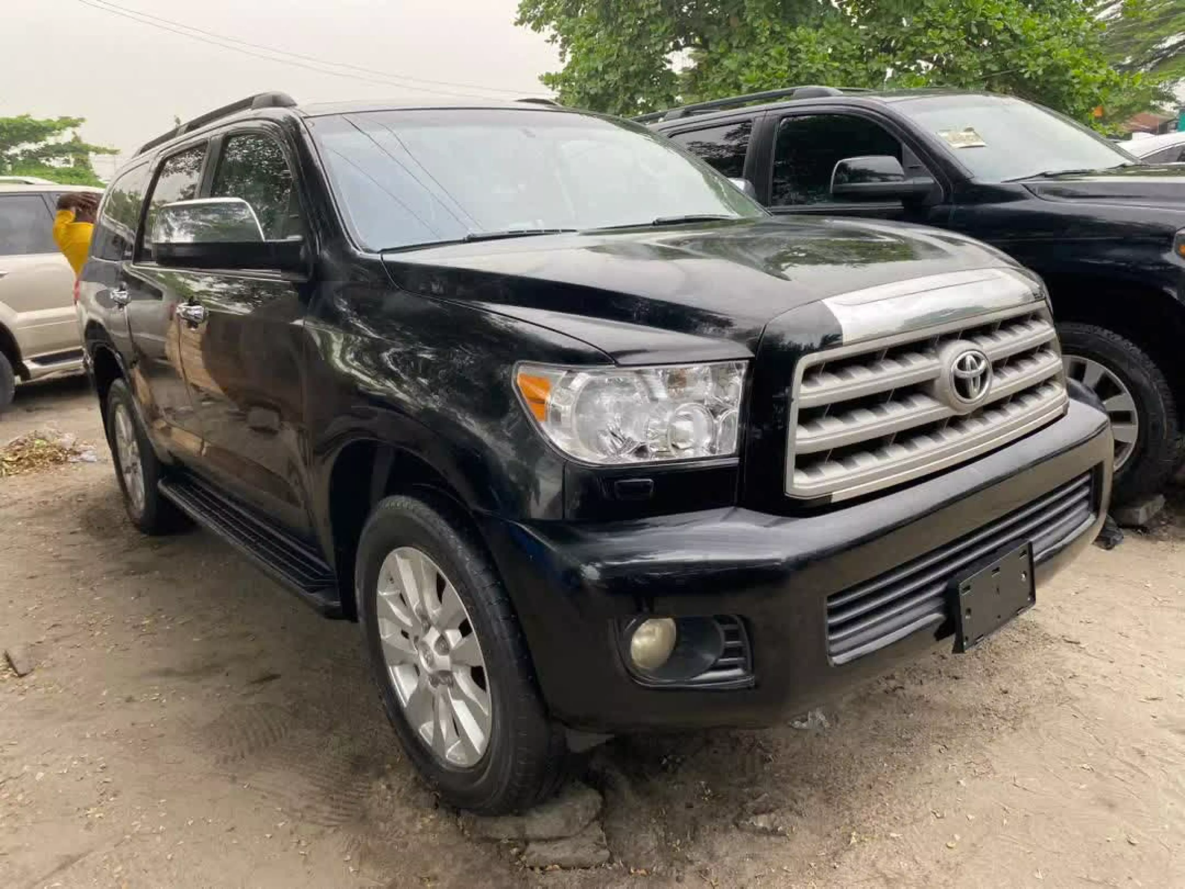 Toyota Sequoia - 2014