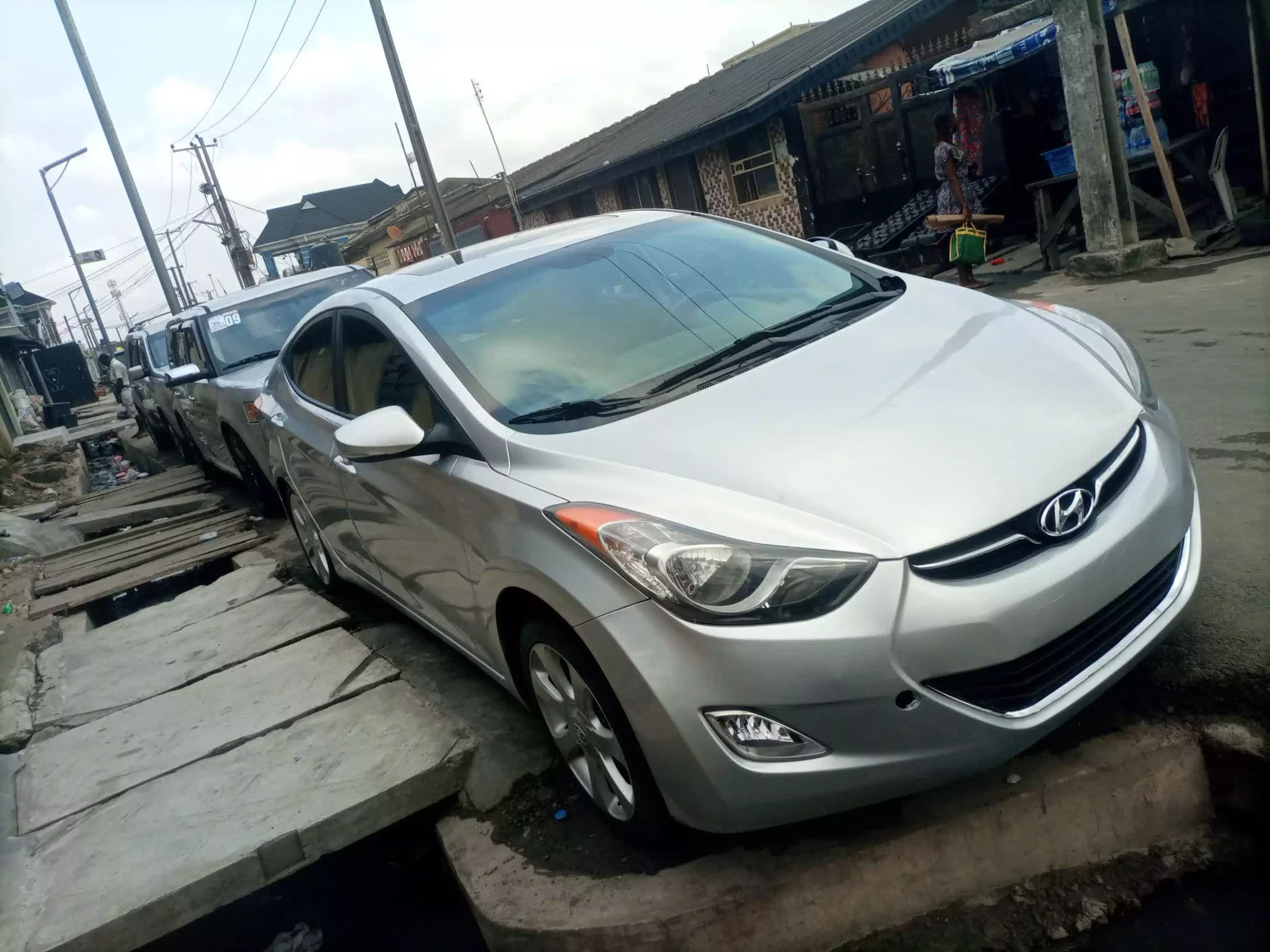 Hyundai Elantra - 2013