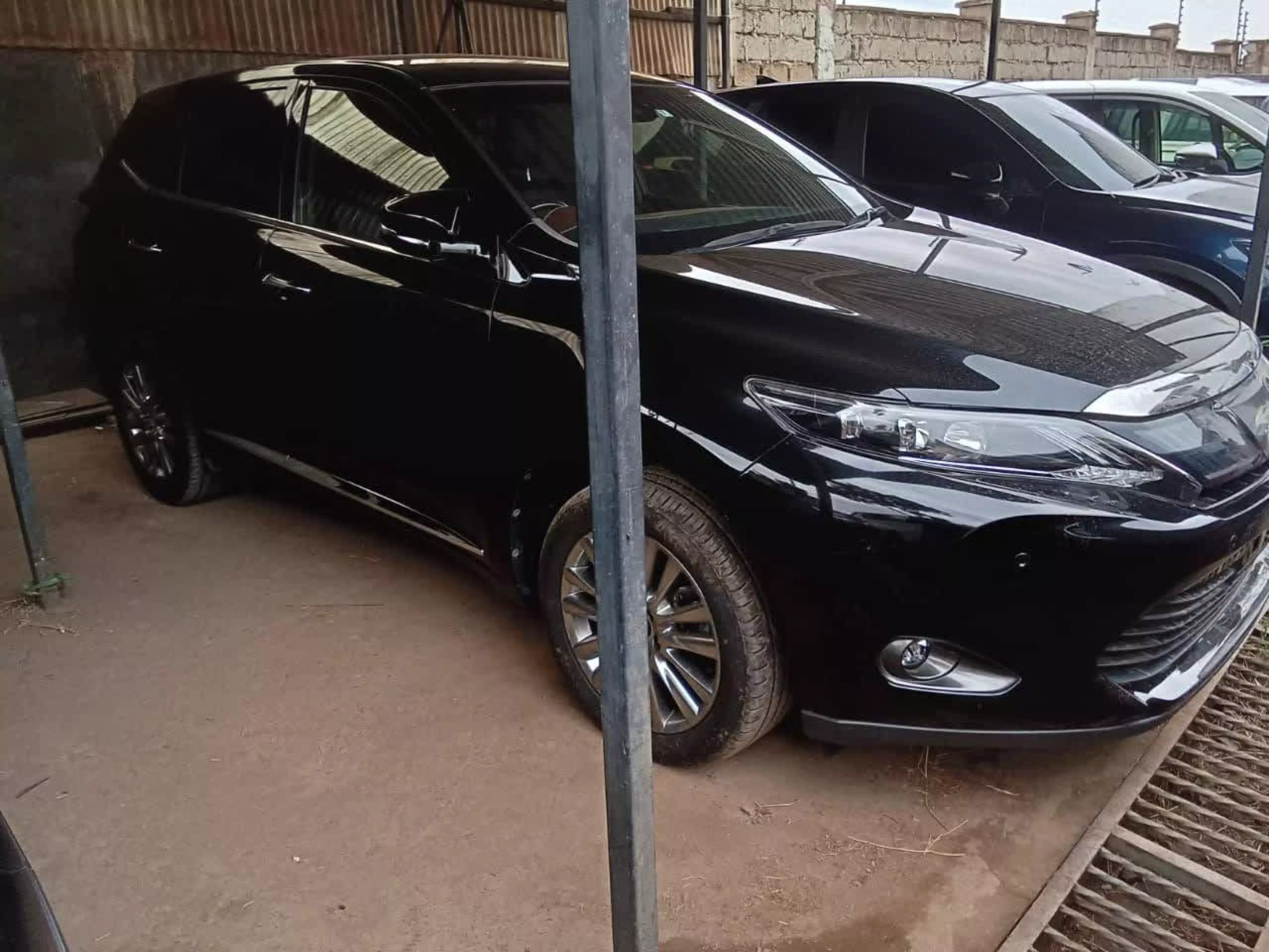 Toyota Harrier - 2016