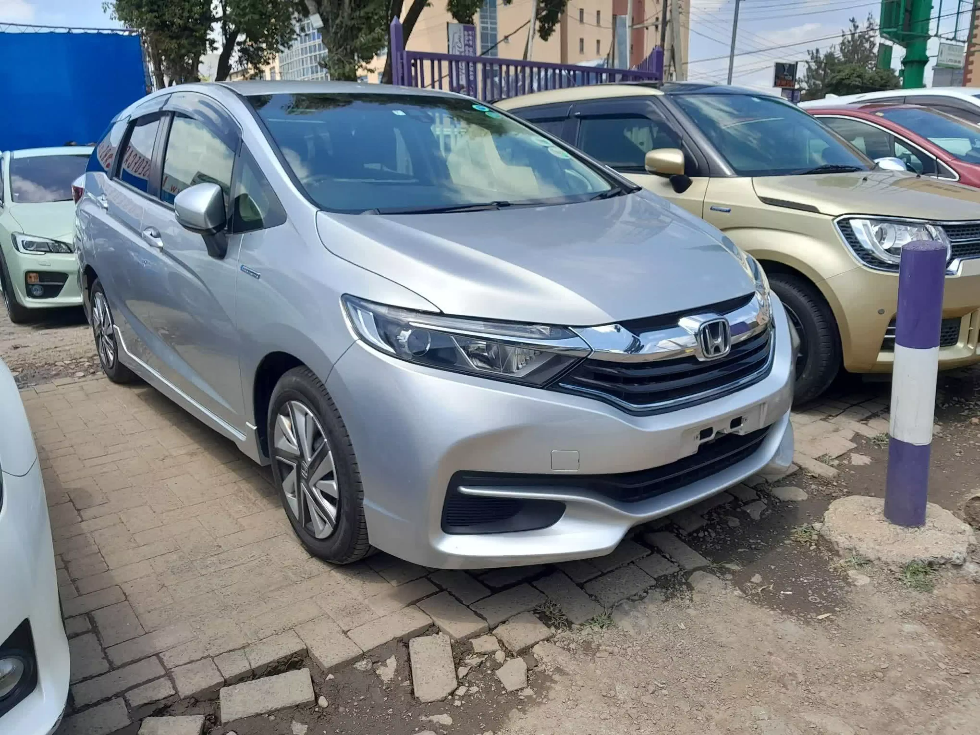 Honda Fit shuttle hybrid - 2016