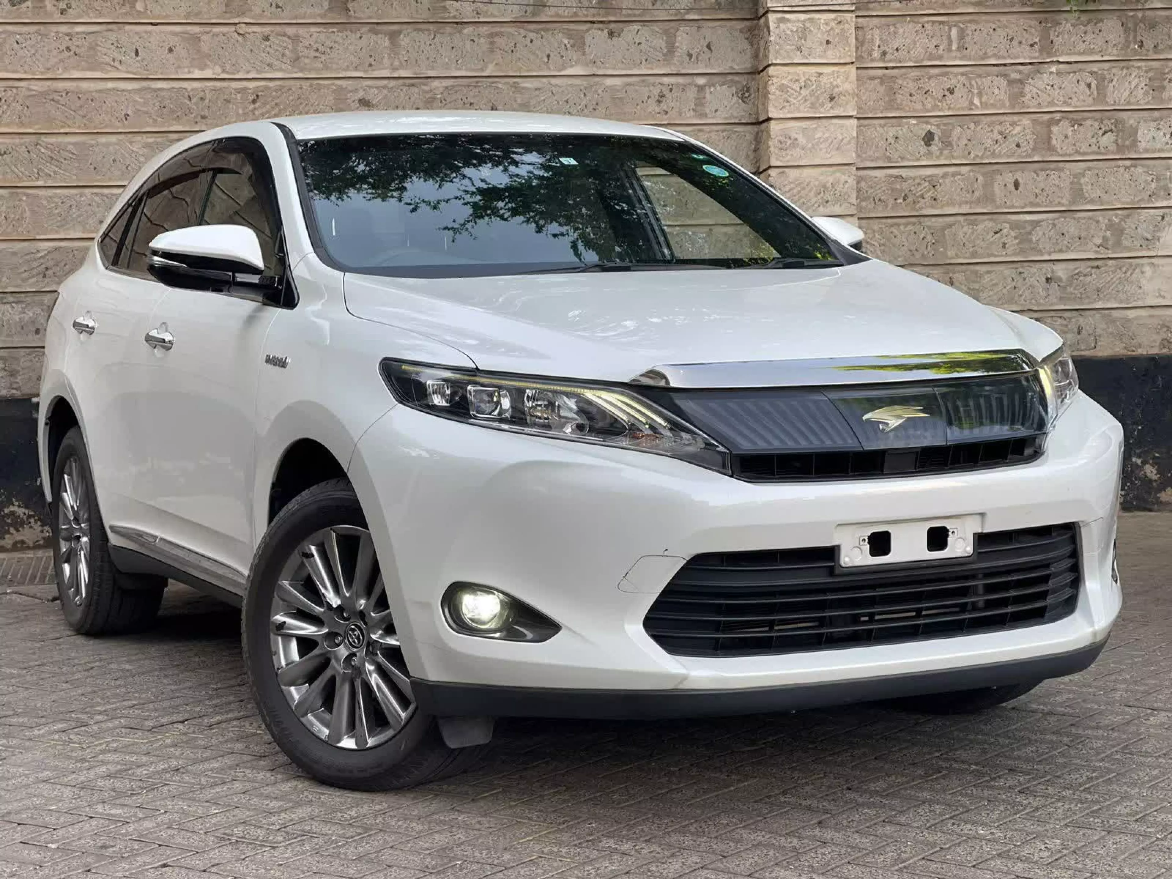 Toyota Harrier hybrid  - 2015
