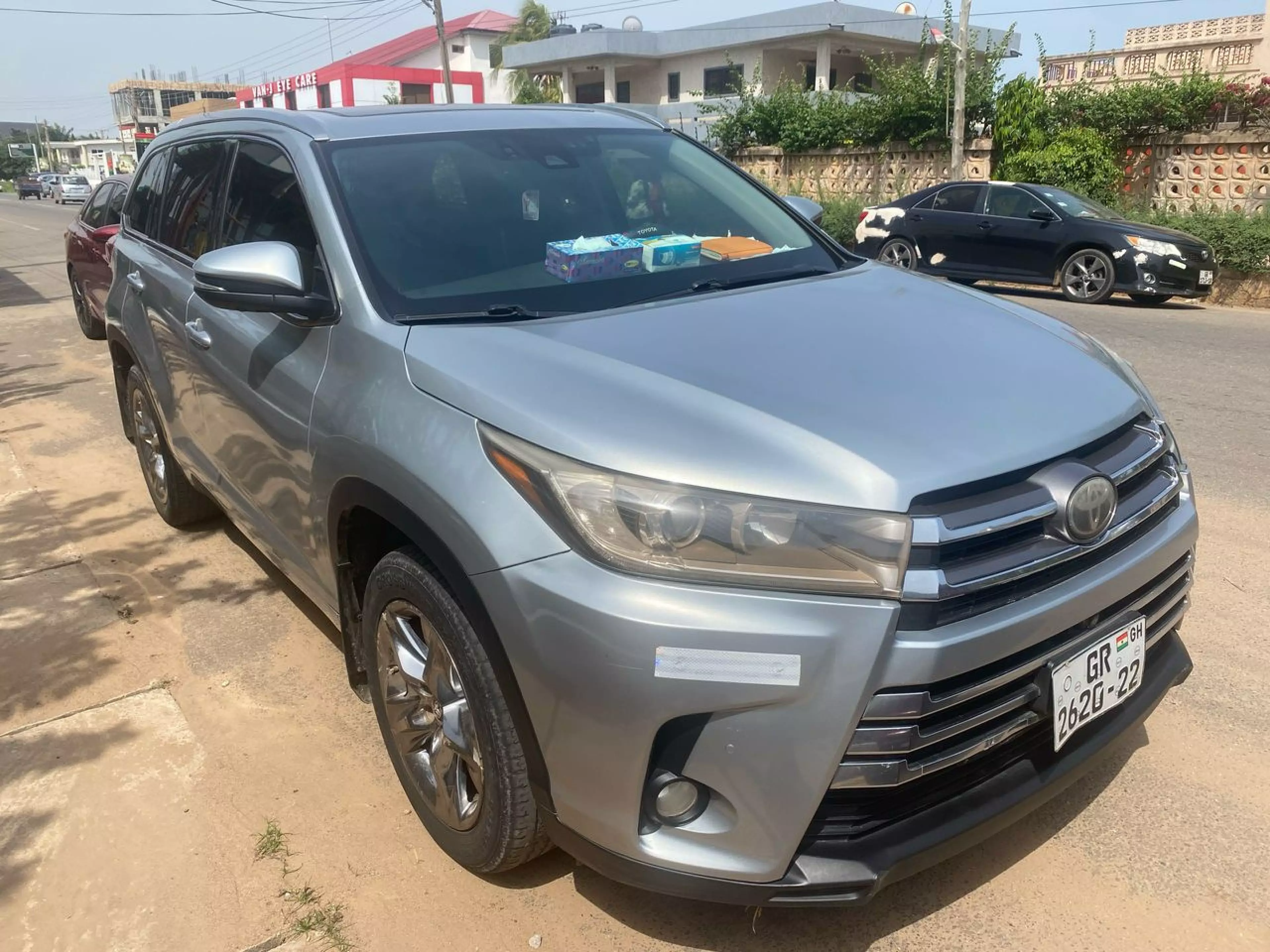 Toyota Highlander   - 2017