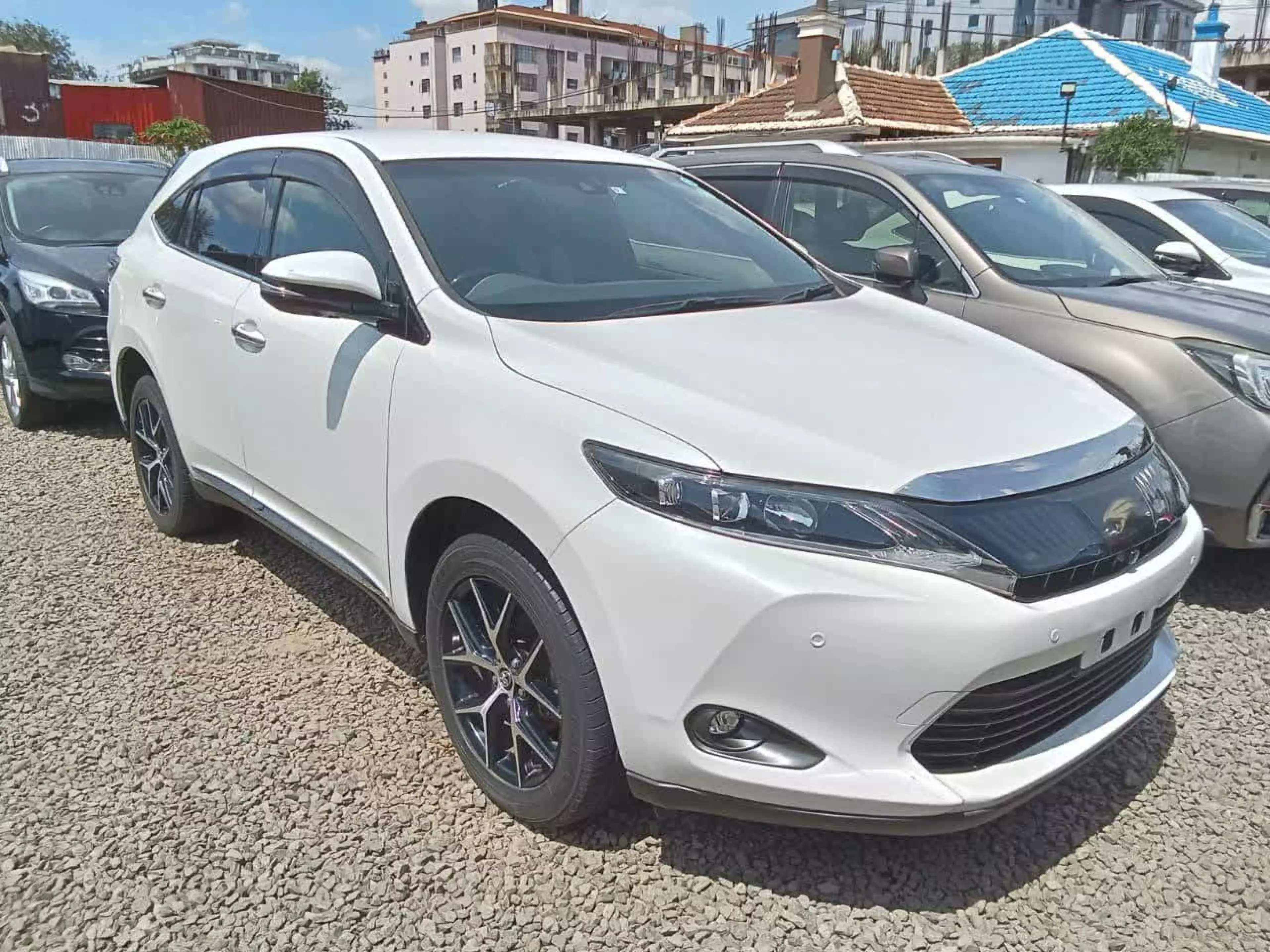 Toyota Harrier - 2016