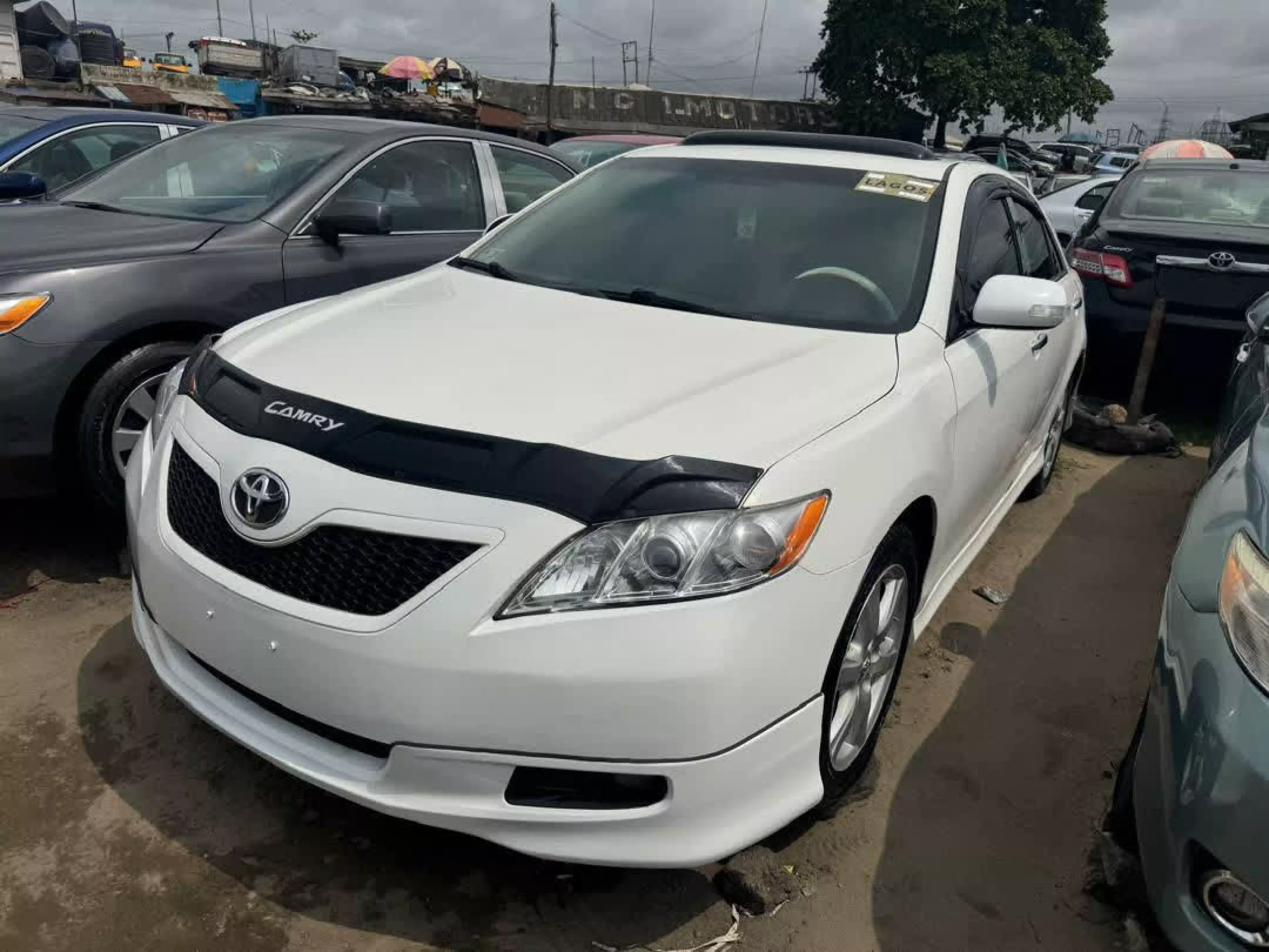 Toyota Camry   - 2009