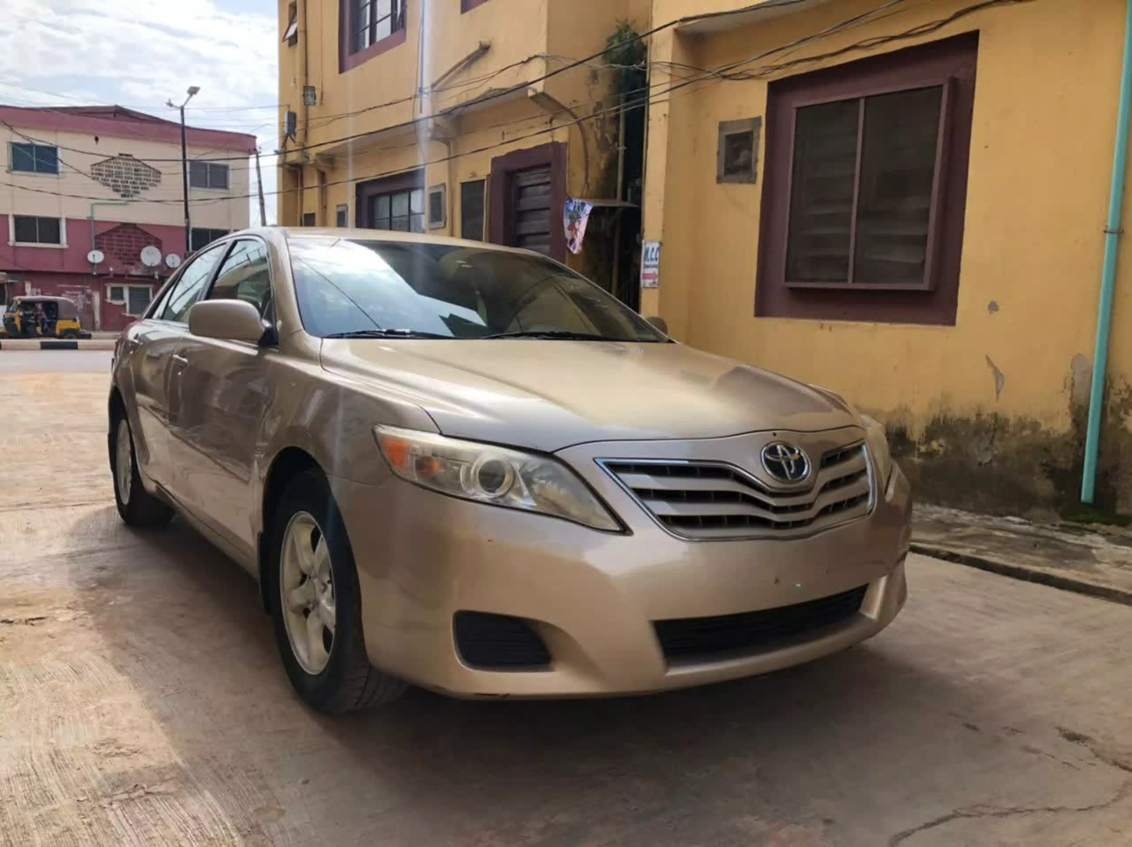 Toyota Camry - 2010
