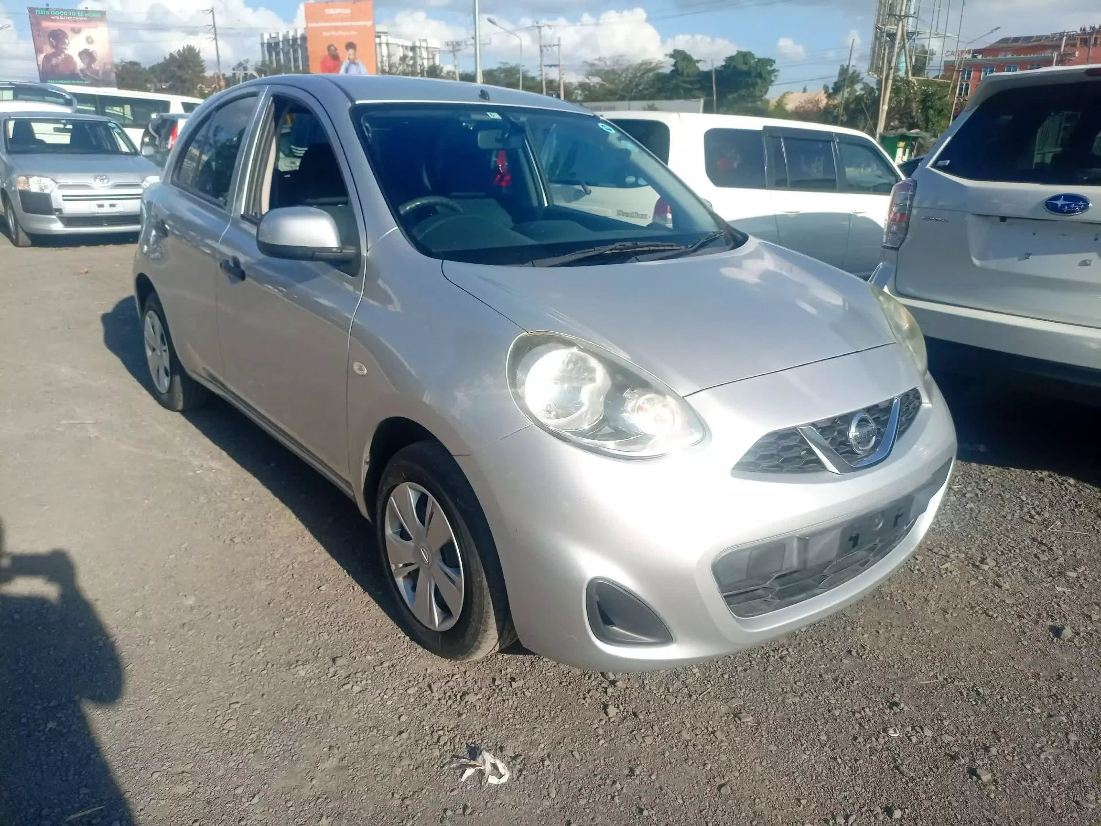 Nissan March - 2016