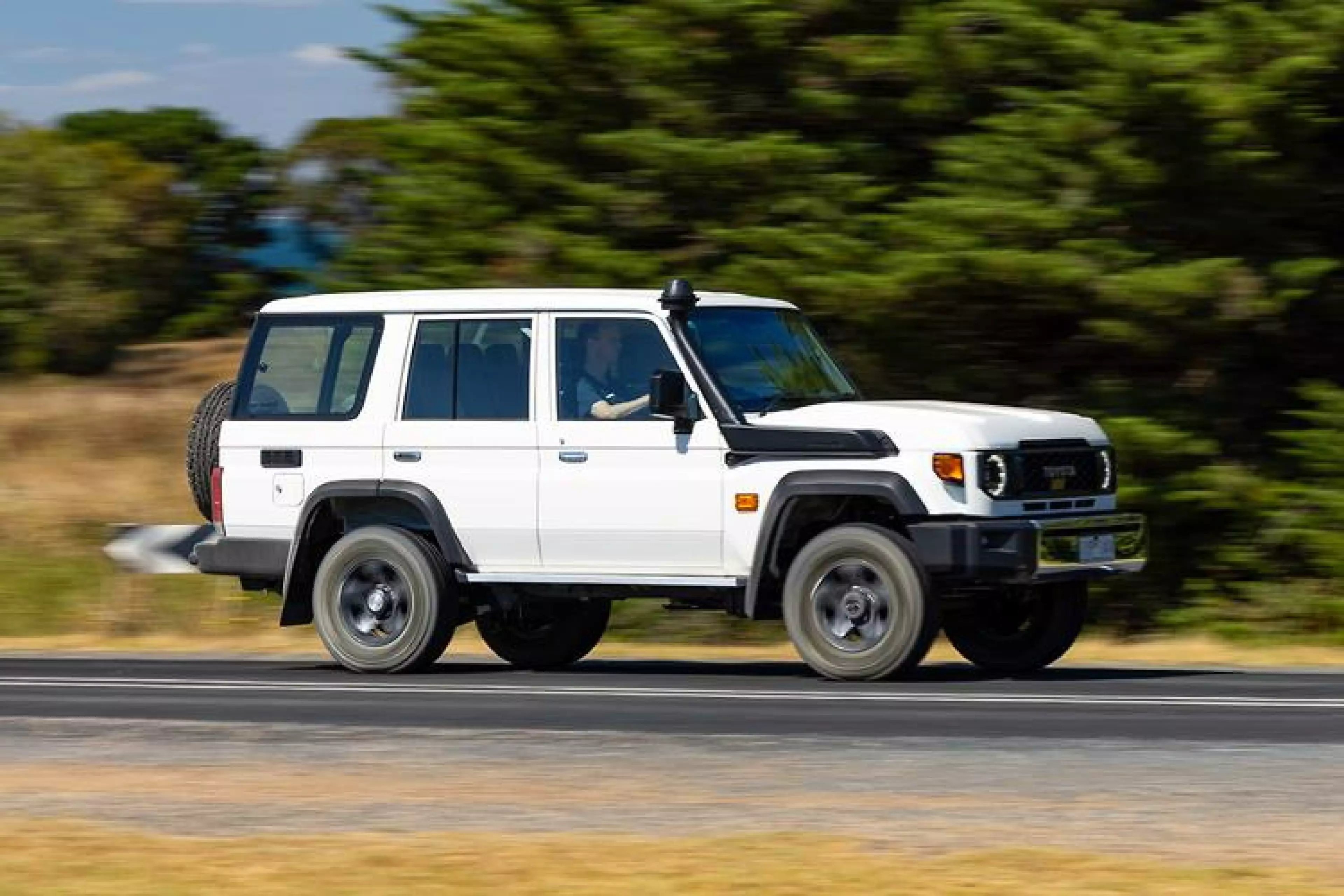 Toyota Land Cruiser Trooper   - 2024