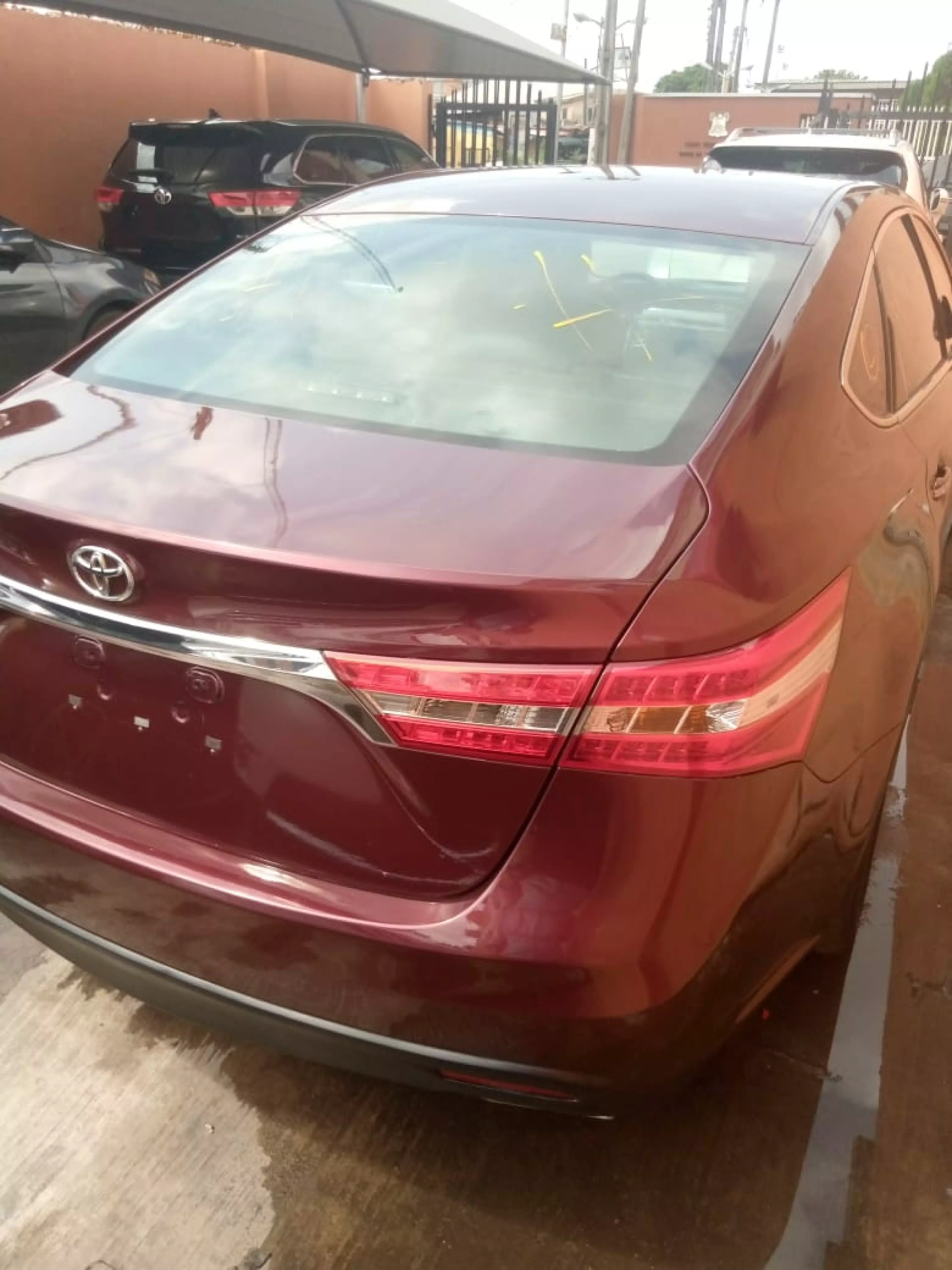 Toyota Avalon   - 2014