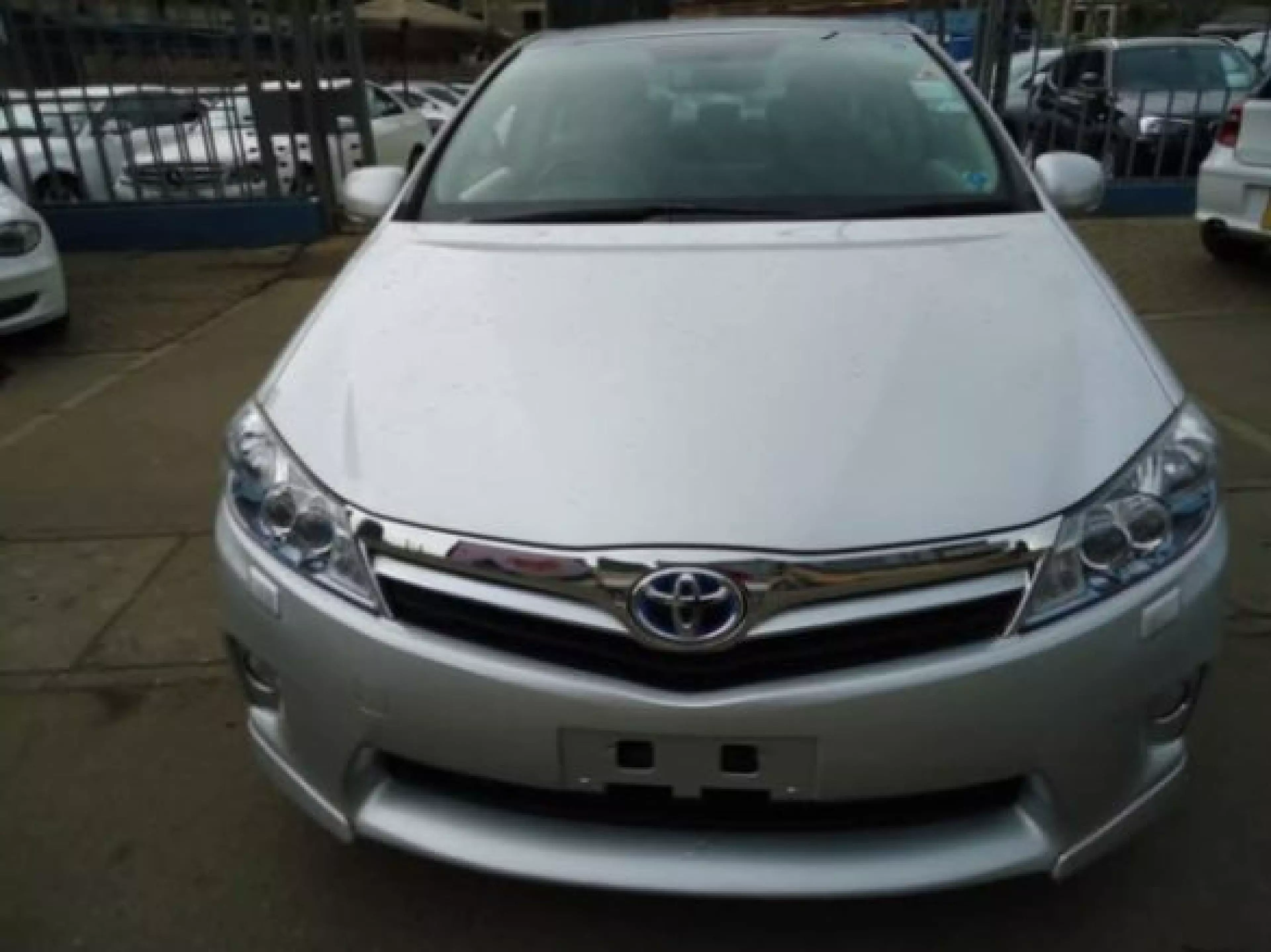 Toyota sai hybrid - 2011