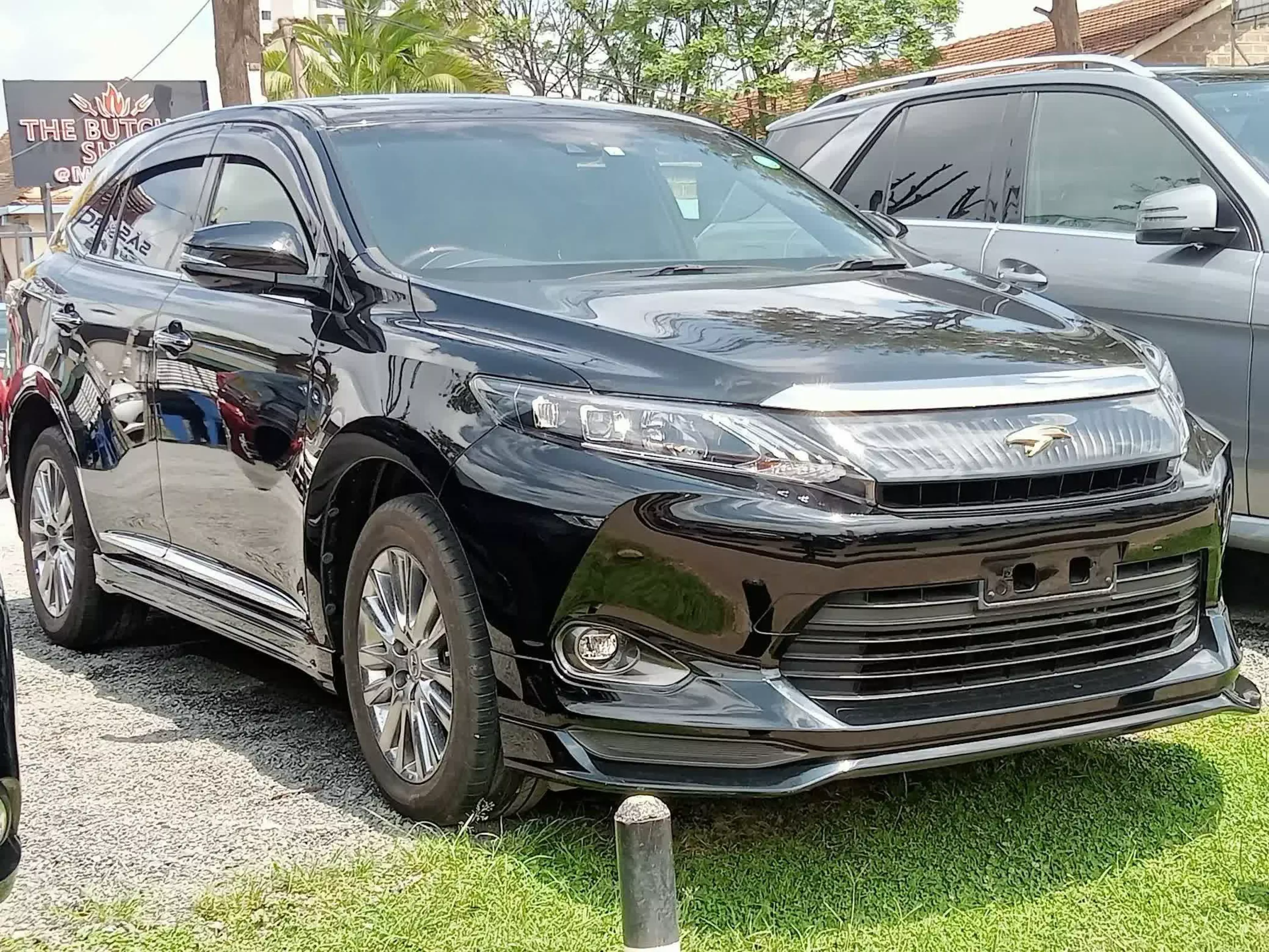 Toyota Harrier hybrid  - 2015