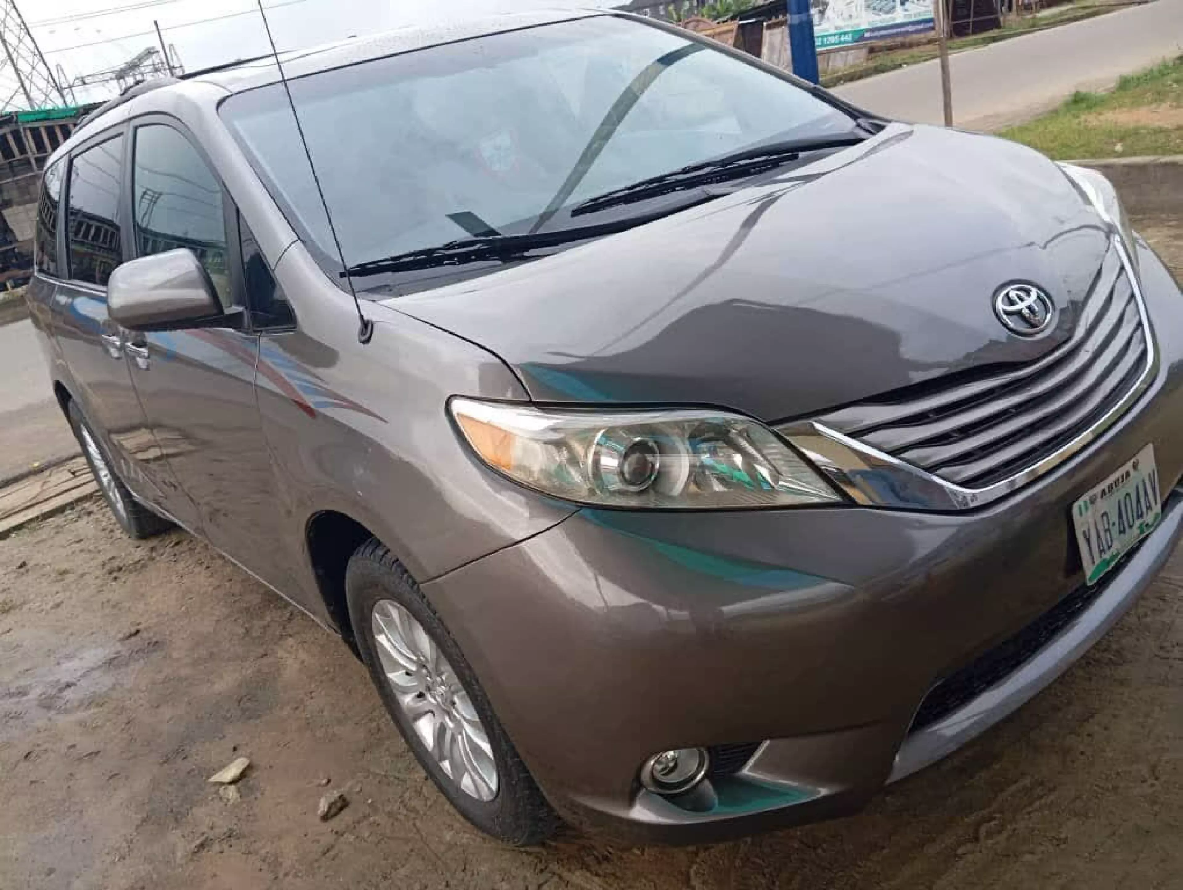 Toyota Sienna   - 2013