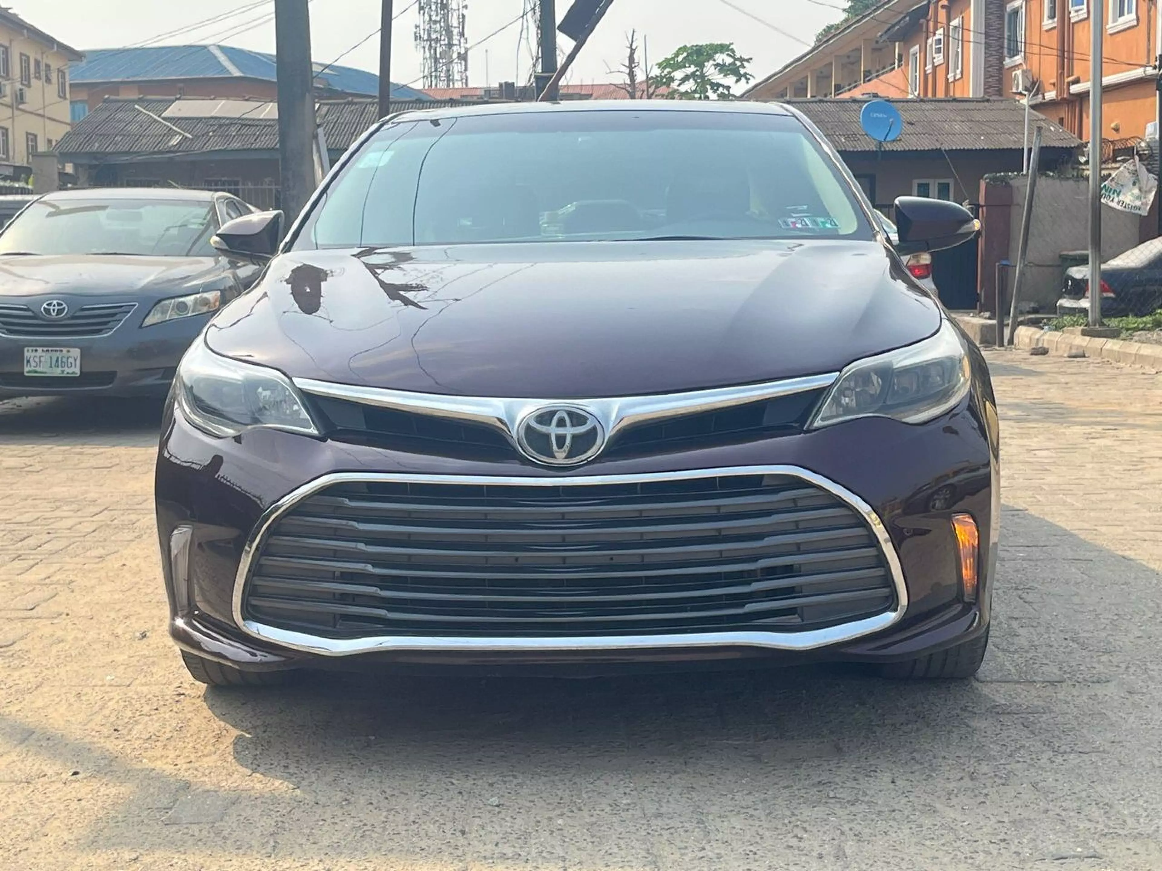 Toyota Avalon   - 2013