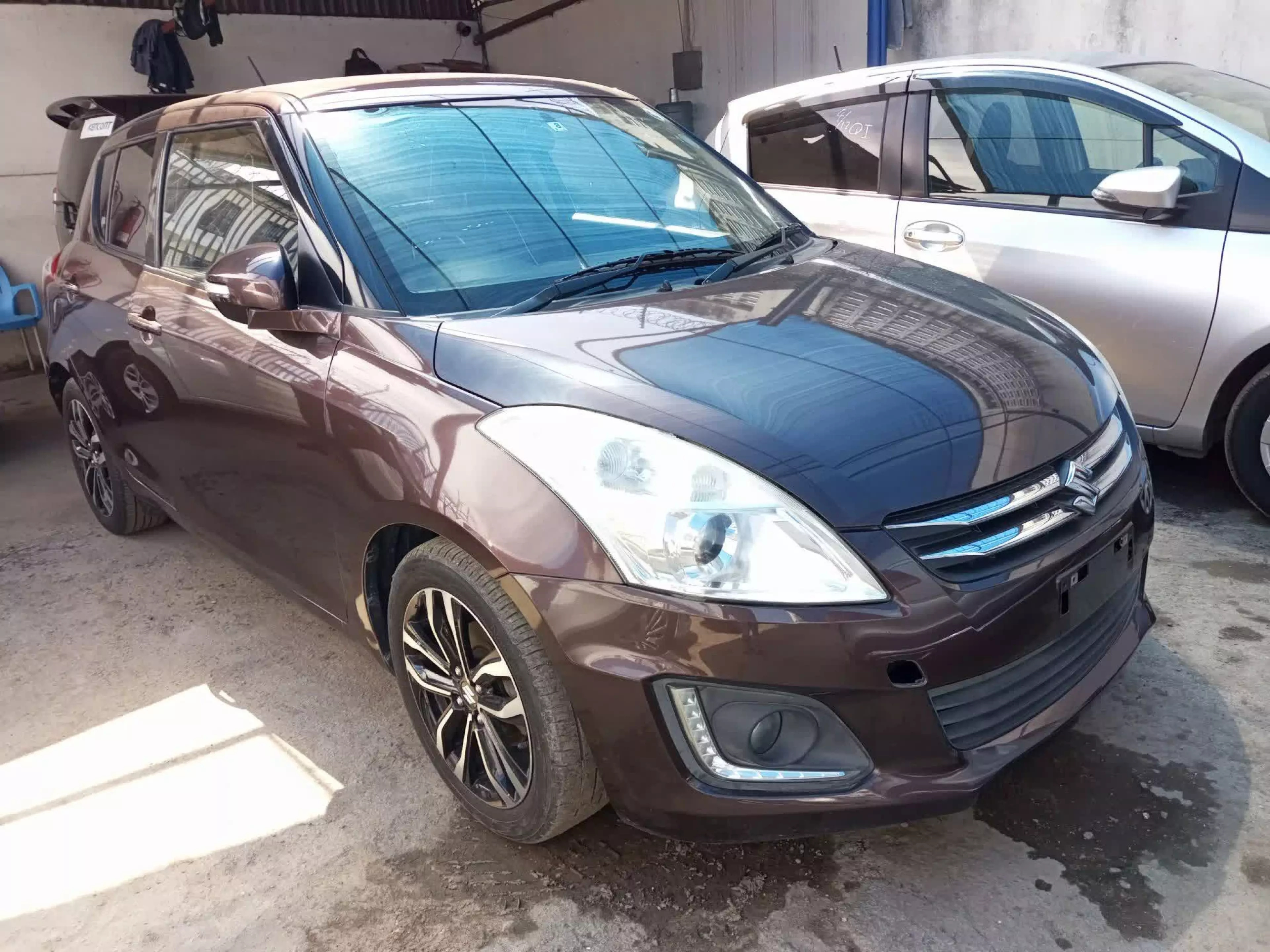 SUZUKI Swift GLX - 2016