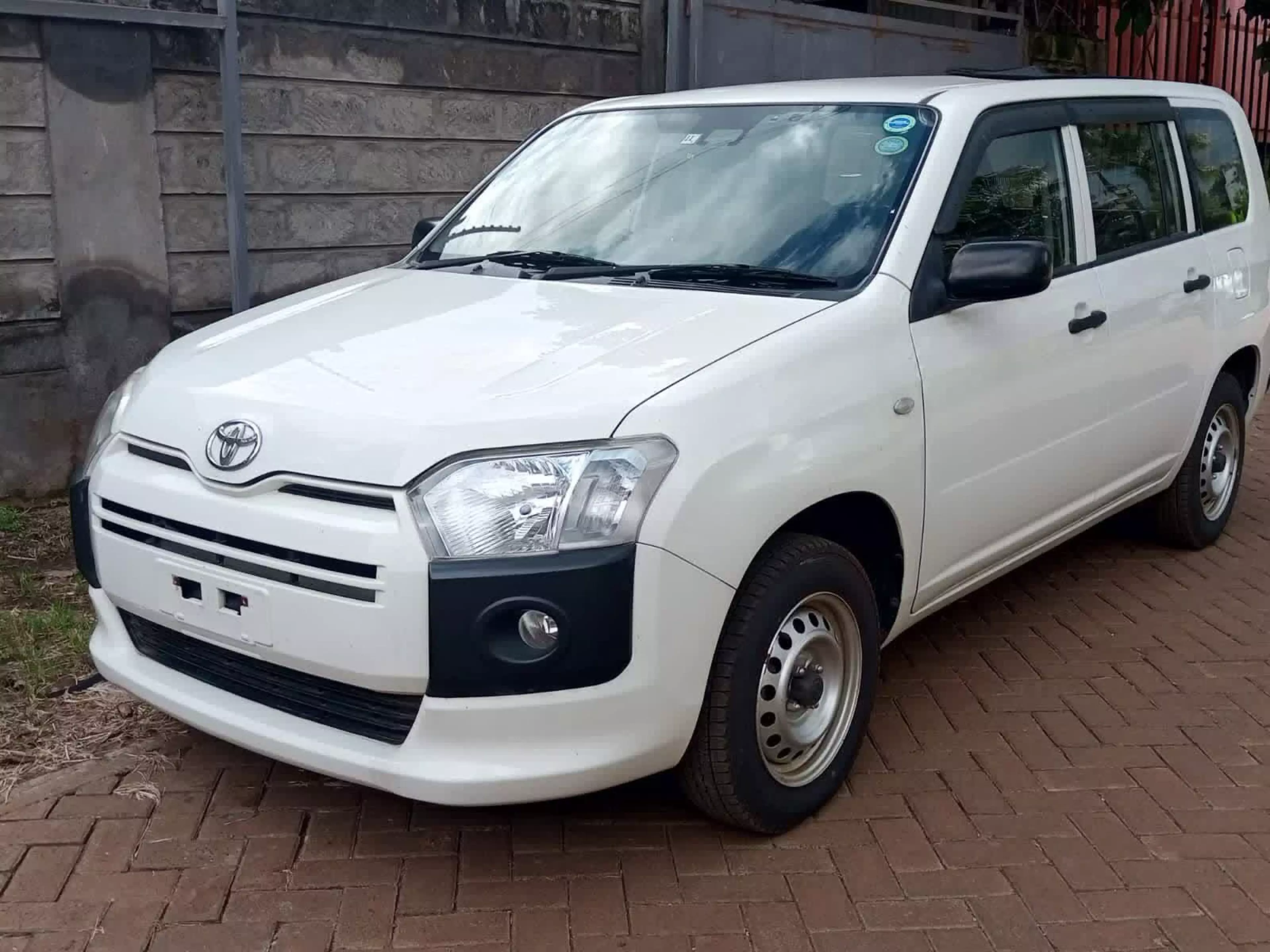 Toyota Succeed  - 2016