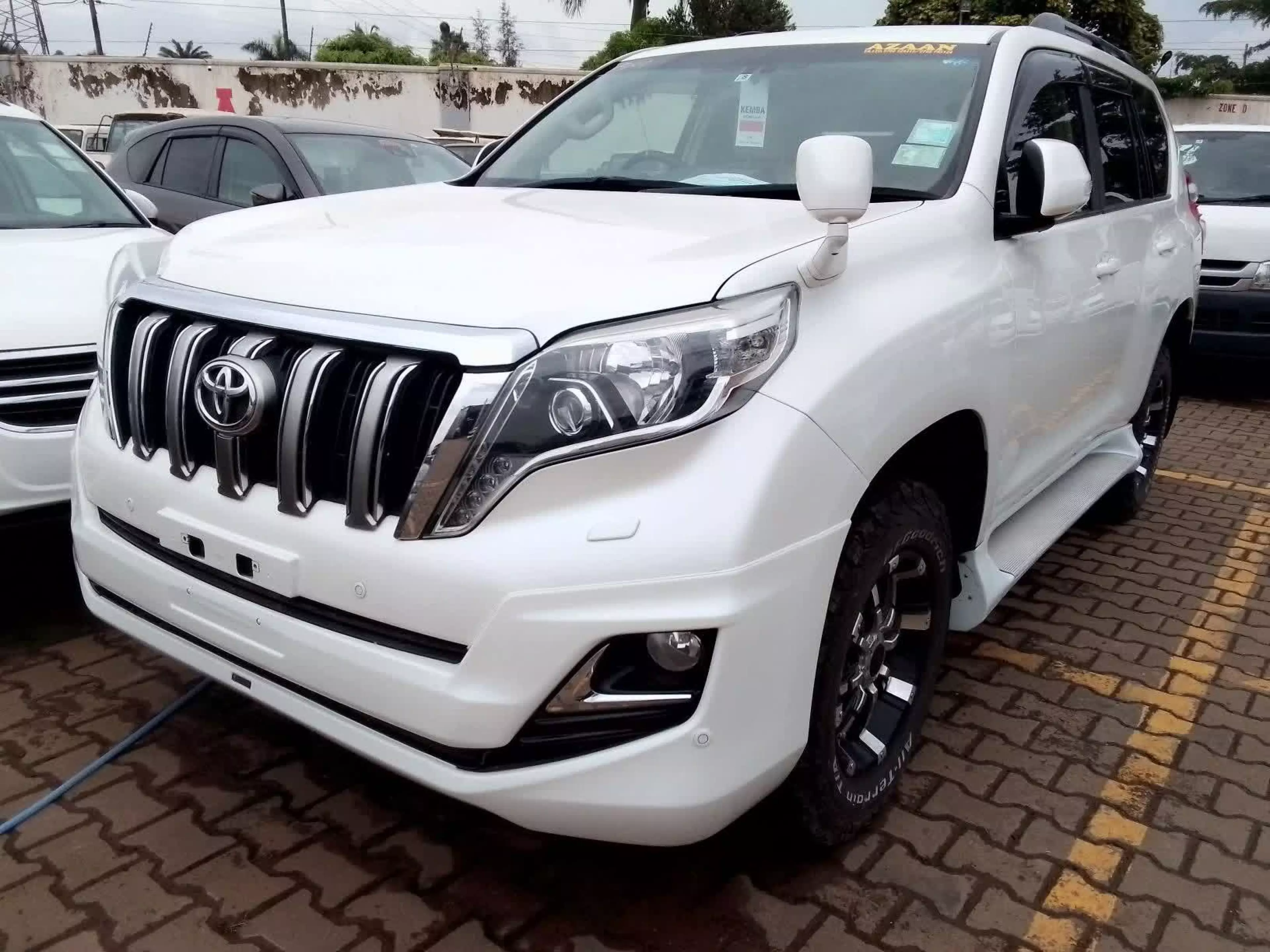 Toyota Land Cruiser Prado TX L - 2015