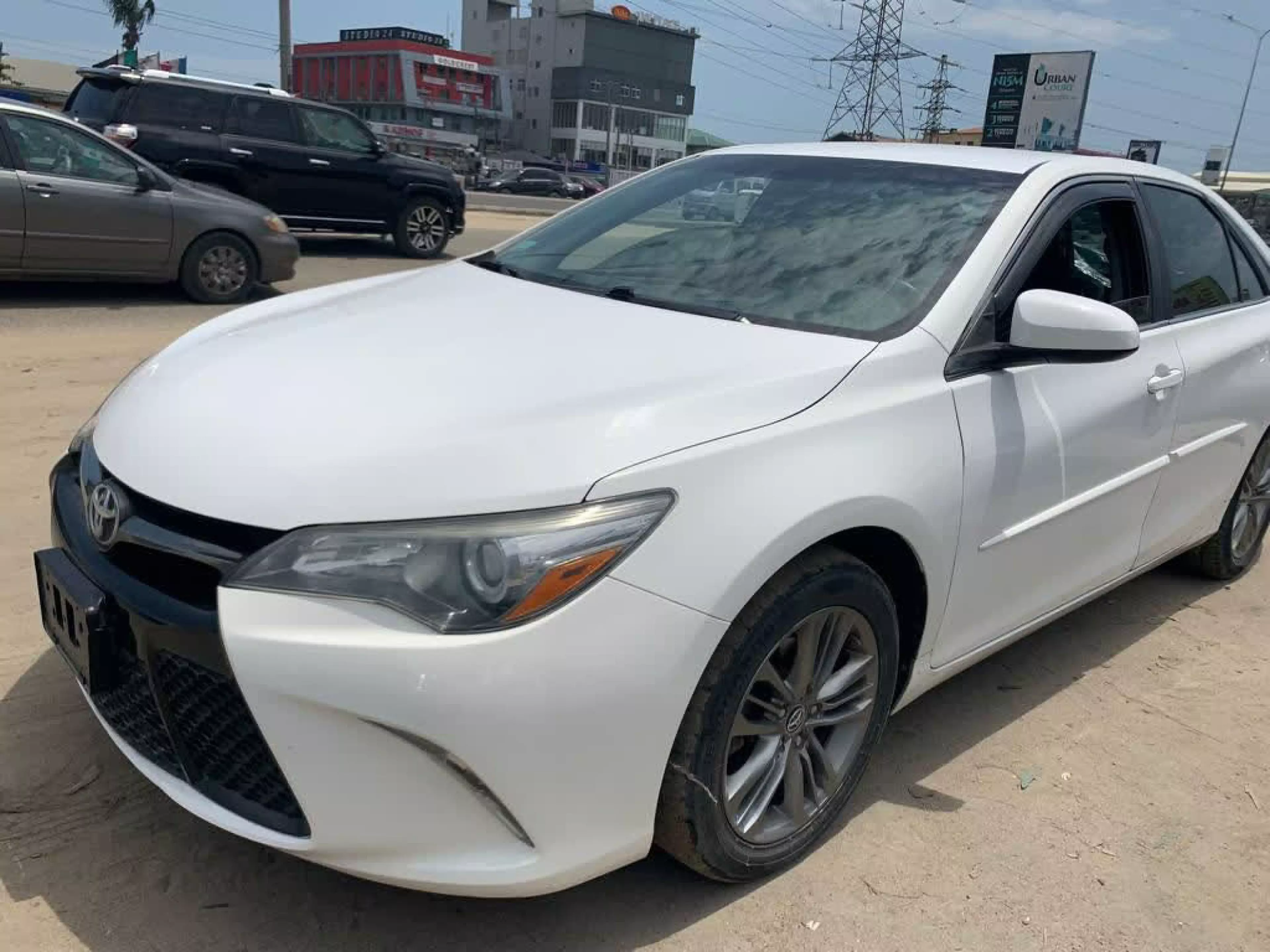 Toyota Camry - 2016