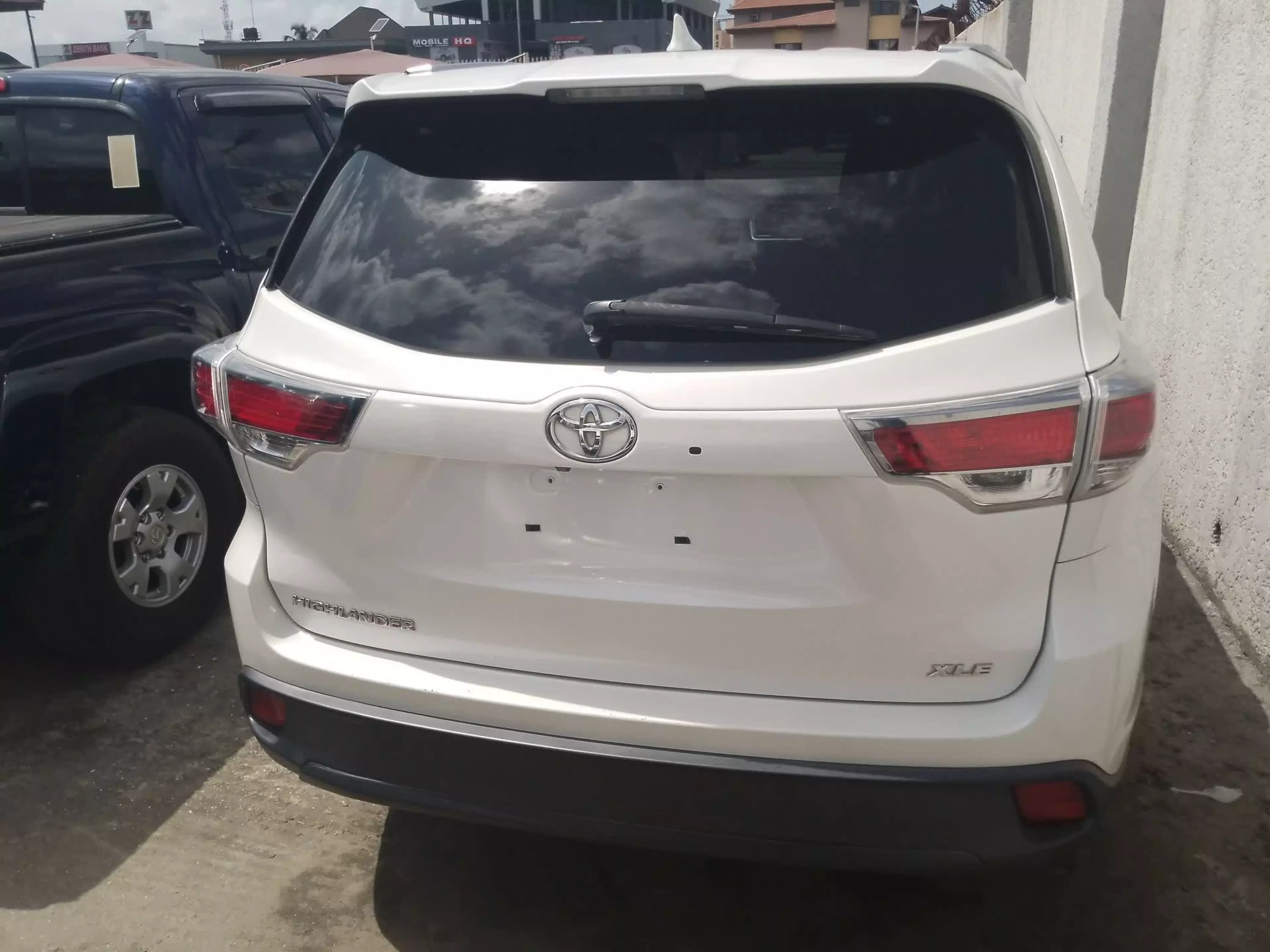 Toyota Highlander   - 2015