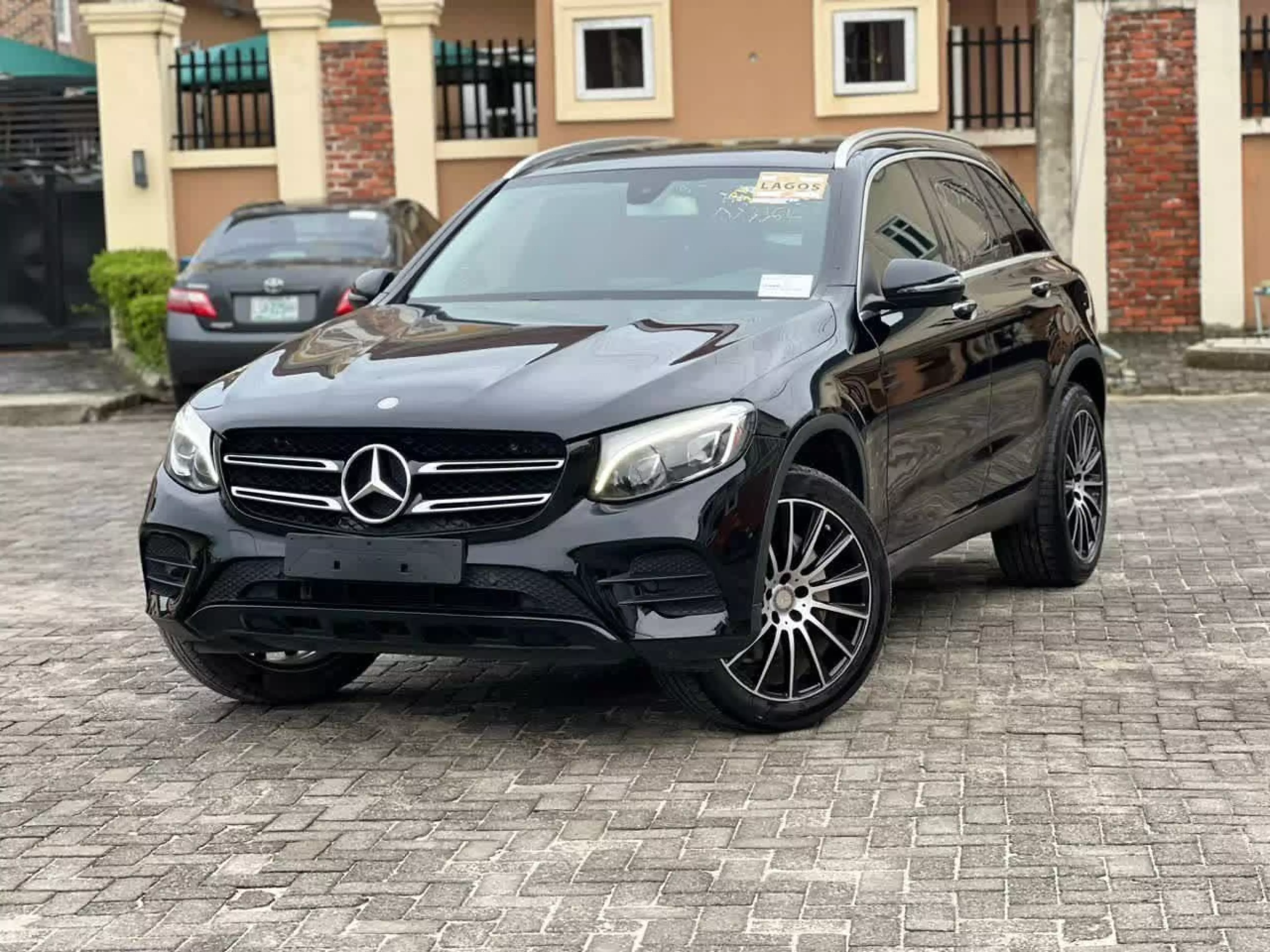Mercedes-Benz GLC 300 - 2016