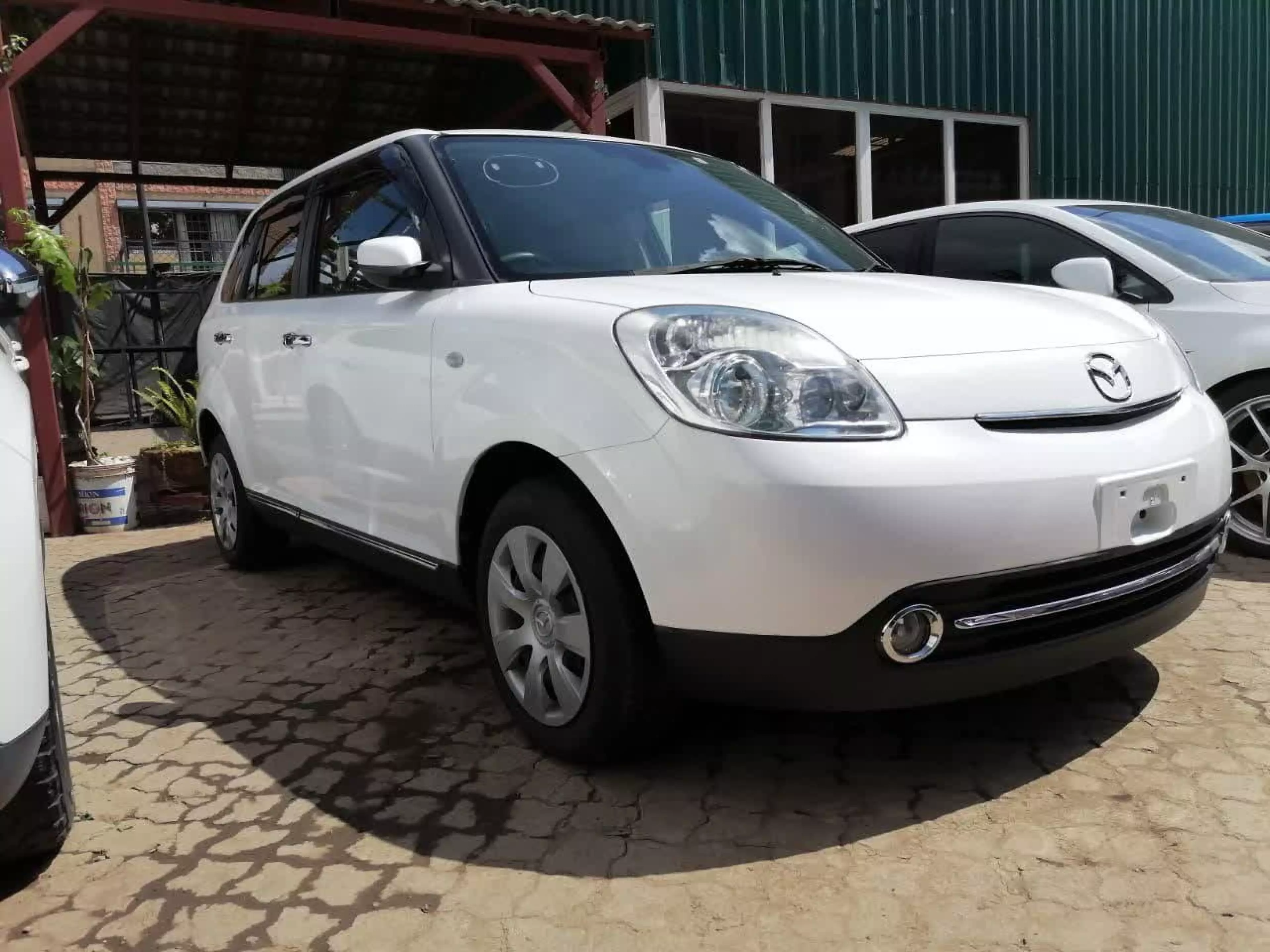 Mazda Verisa - 2015
