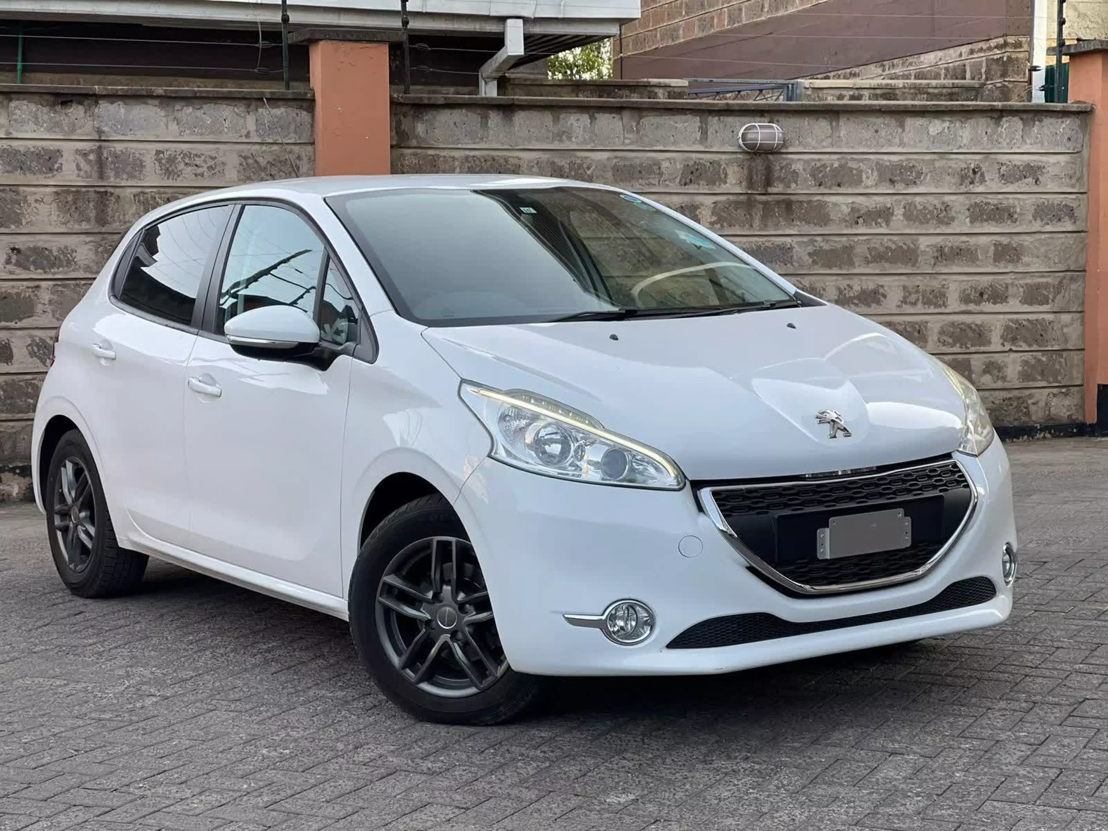 Peugeot 208 - 2015