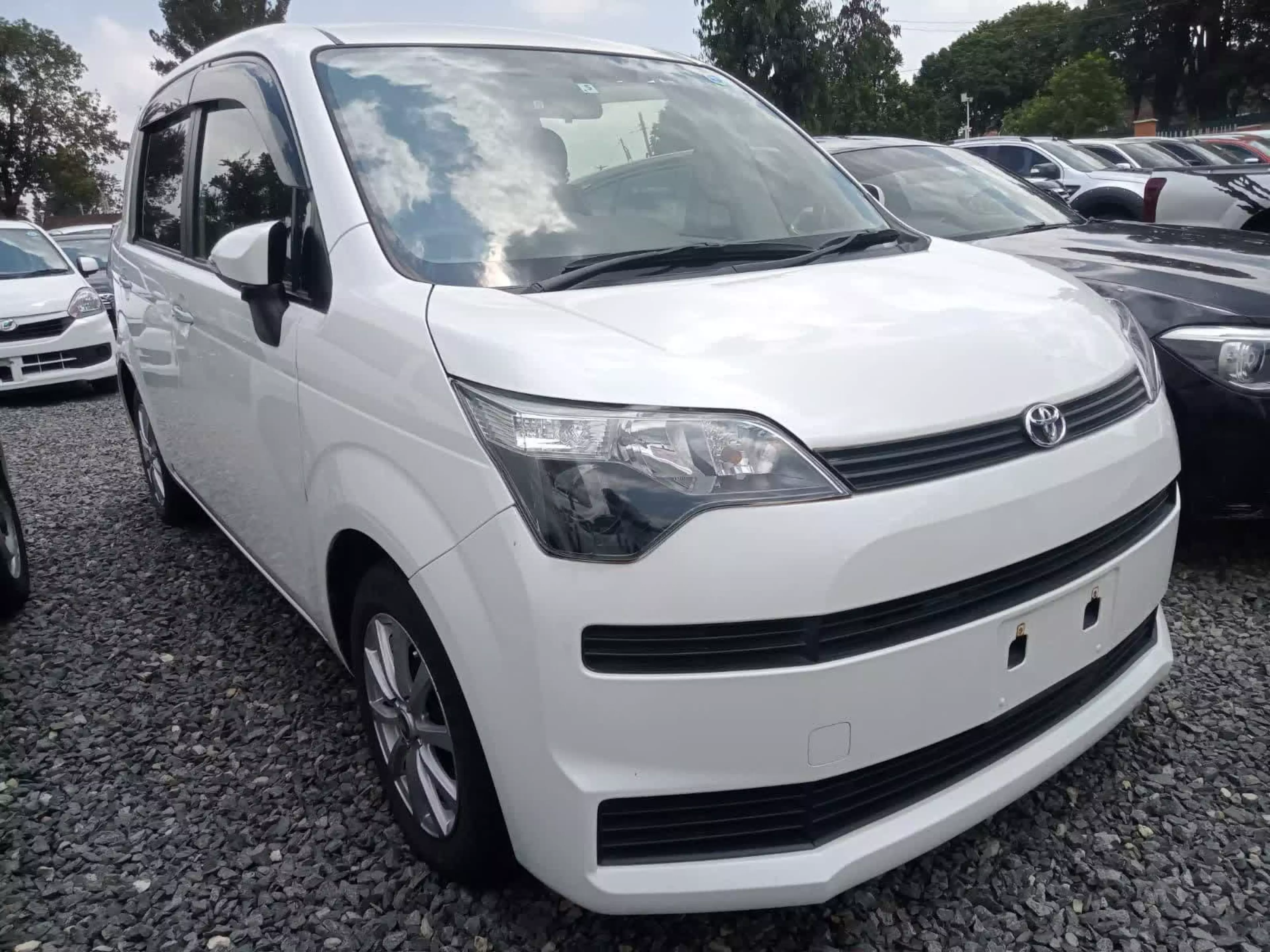 Toyota Spade  - 2015
