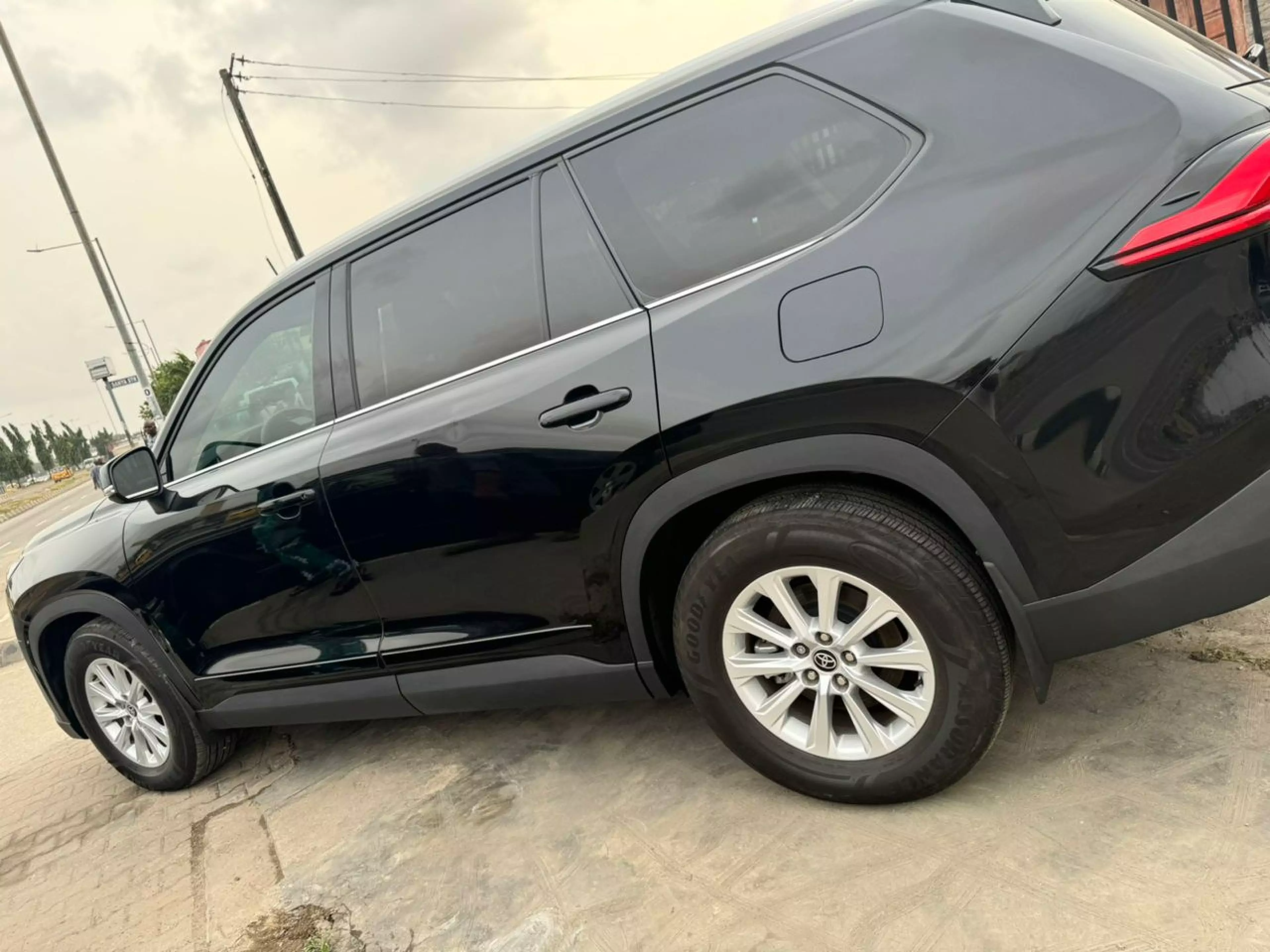 Toyota Highlander   - 2024