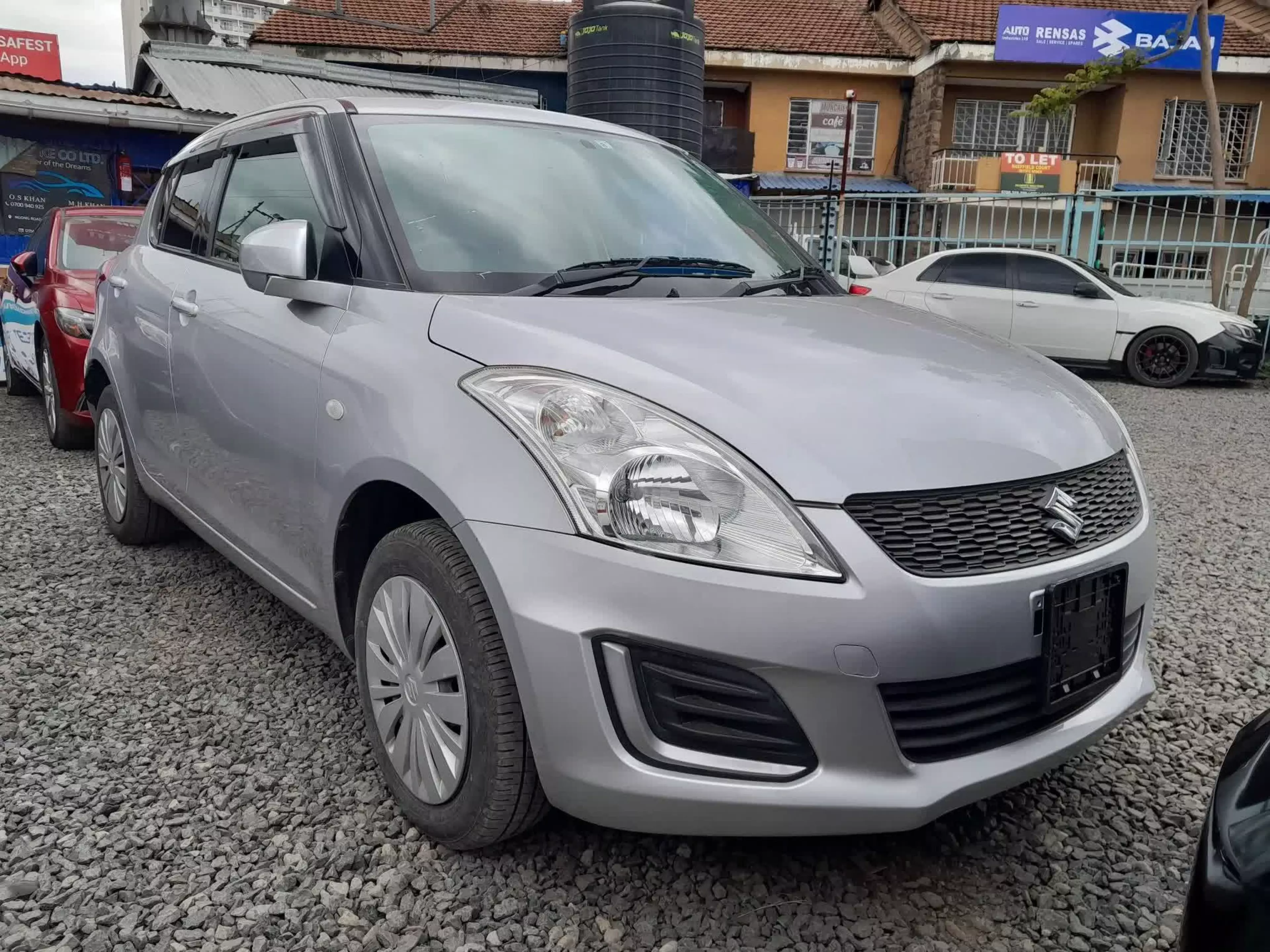 SUZUKI Swift GLX - 2015