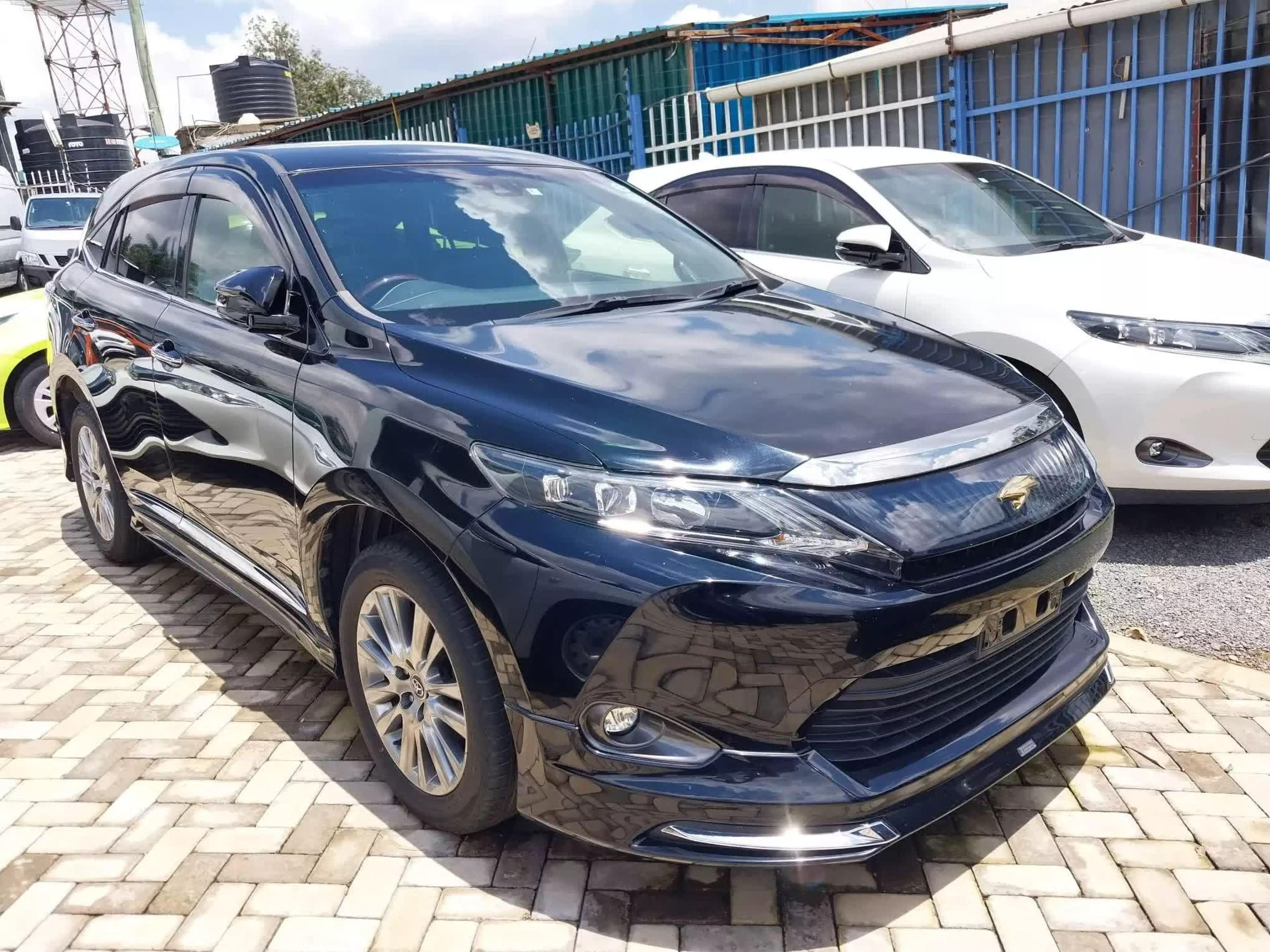 Toyota Harrier - 2016